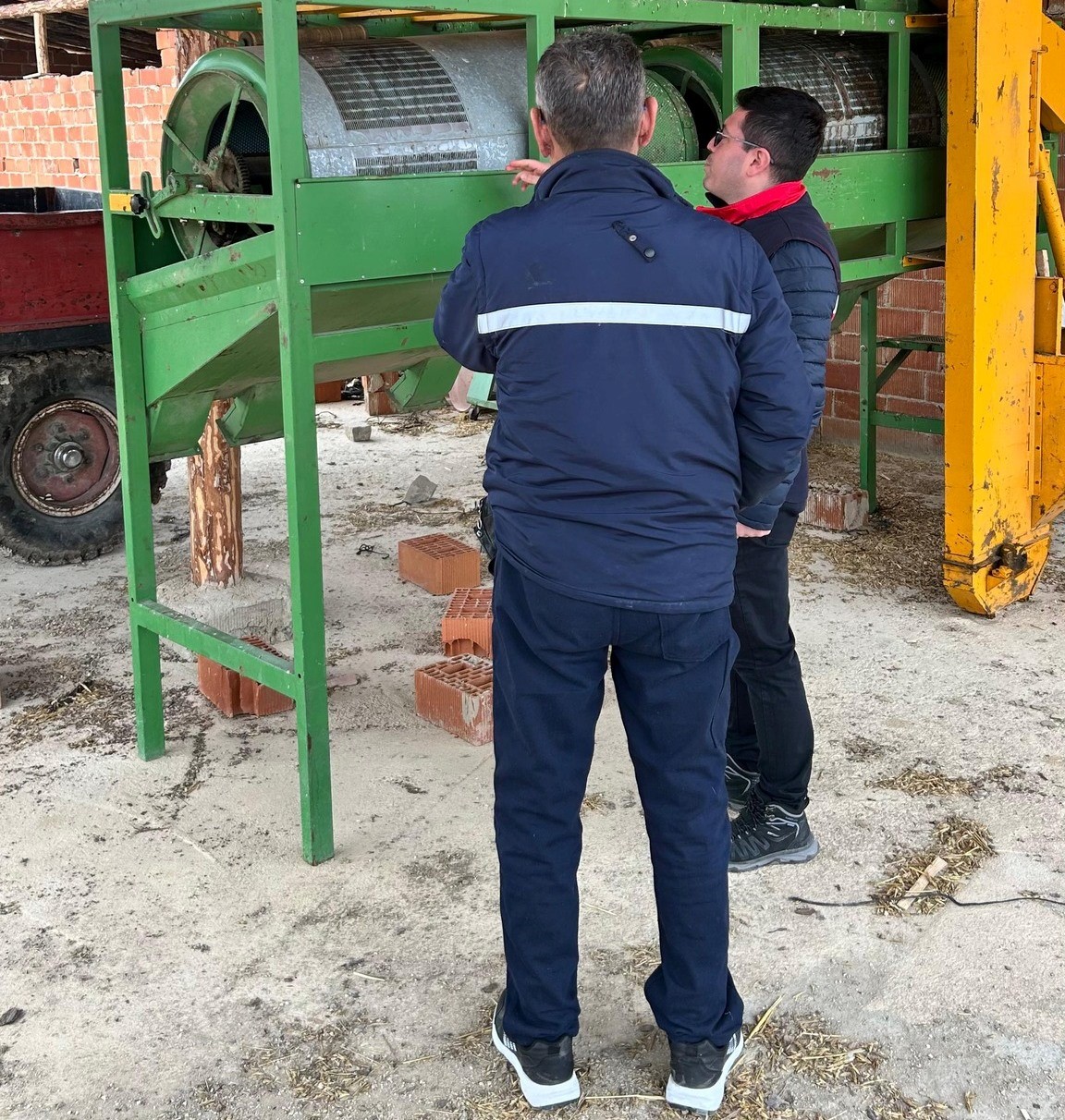 Emet&rsquo;te selekt&ouml;r makinelerinin &ccedil;alışması yerinde incelendi
