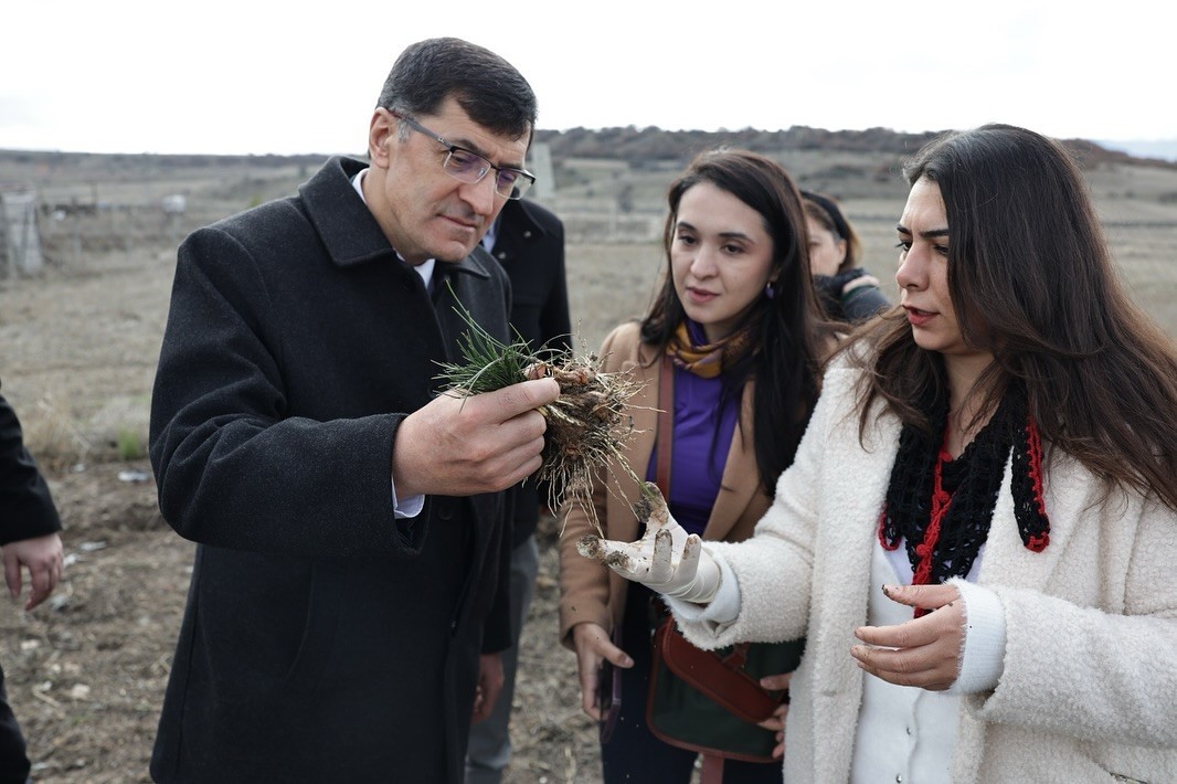 Kütahya Belediye Başkanı Eyüp Kahveci’den genç kadın girişimciye destek