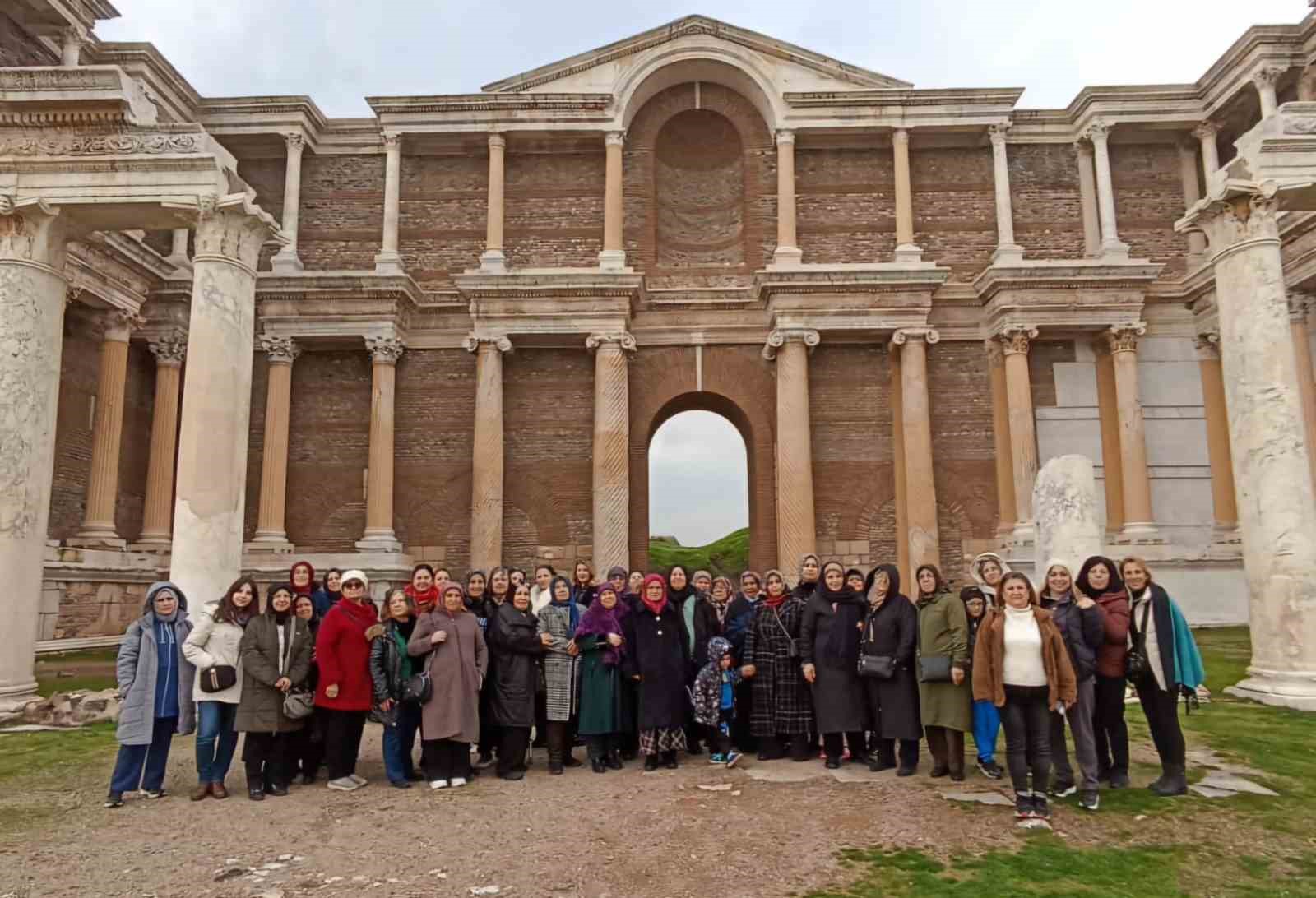 Manisalı kadınlar Salihli’yi yakından tanıdı