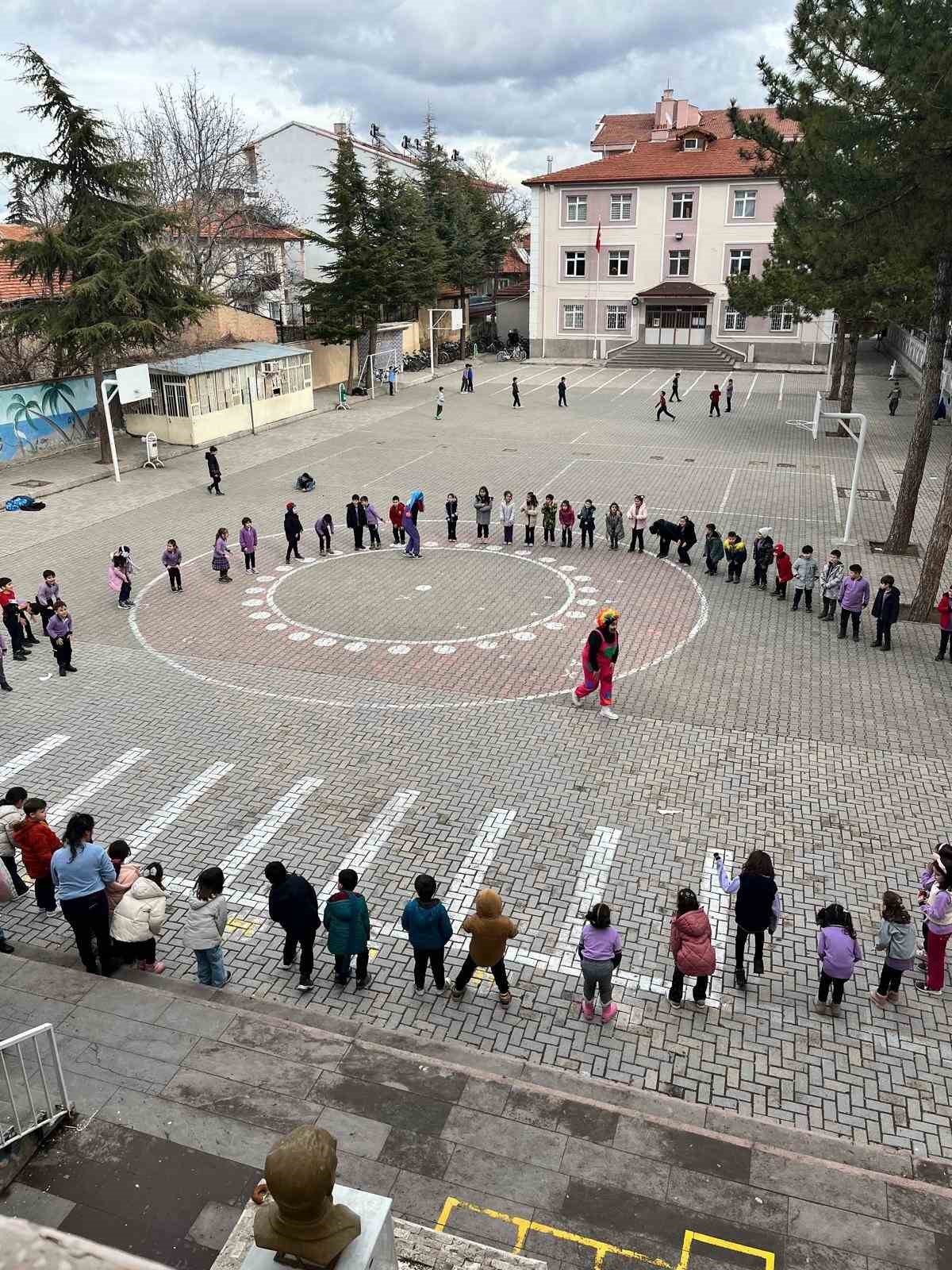 Minikler dönem sonu etkinliğinde doyasıya eğlendi
