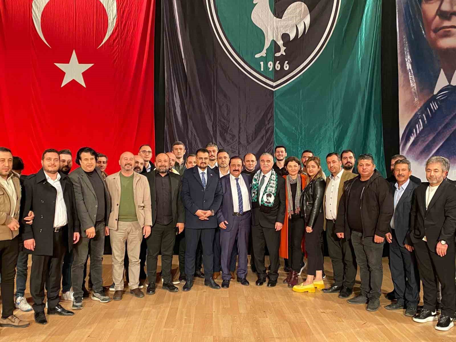 Denizlispor’de yeni yönetim kollarını sıvadı