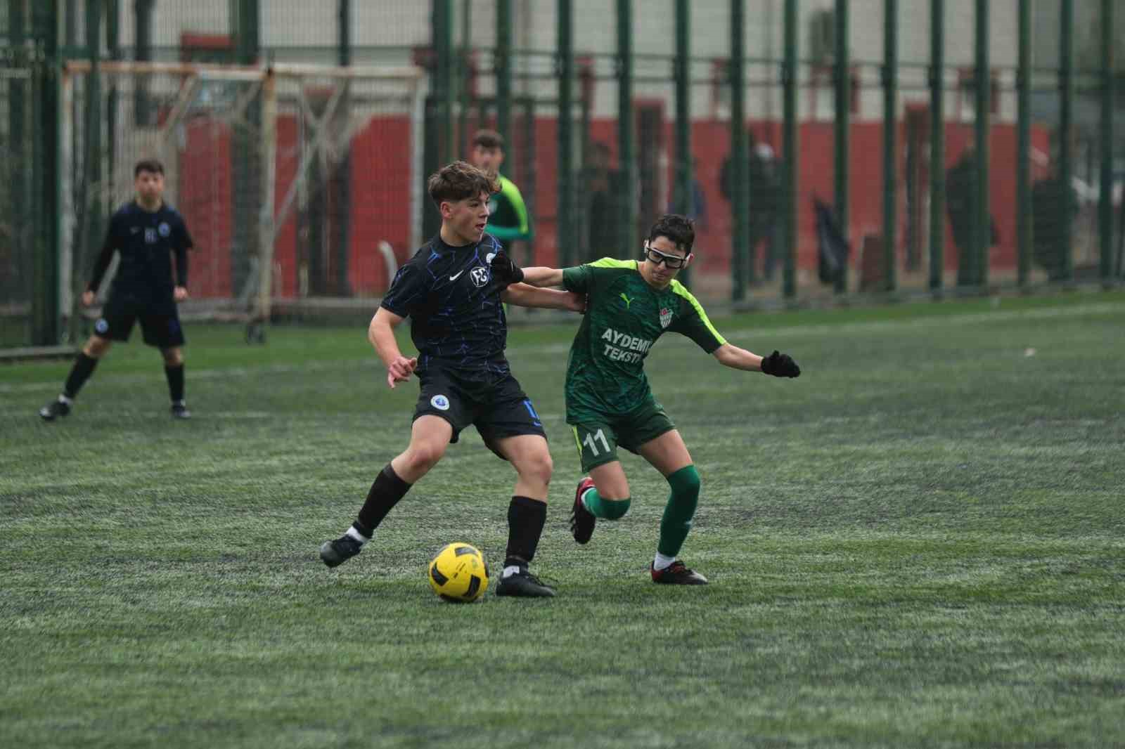 Gemlik Belediyespor farklı galip
