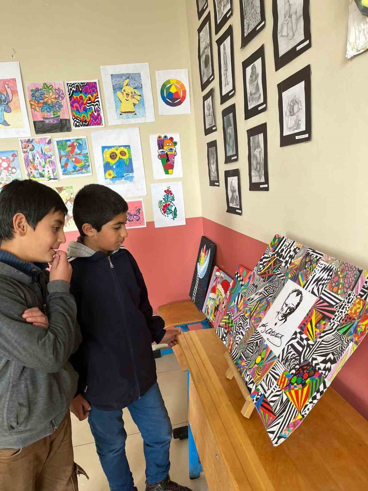 Diyadin&rsquo;de &ouml;ğrenciler yeteneklerini sergiledi
