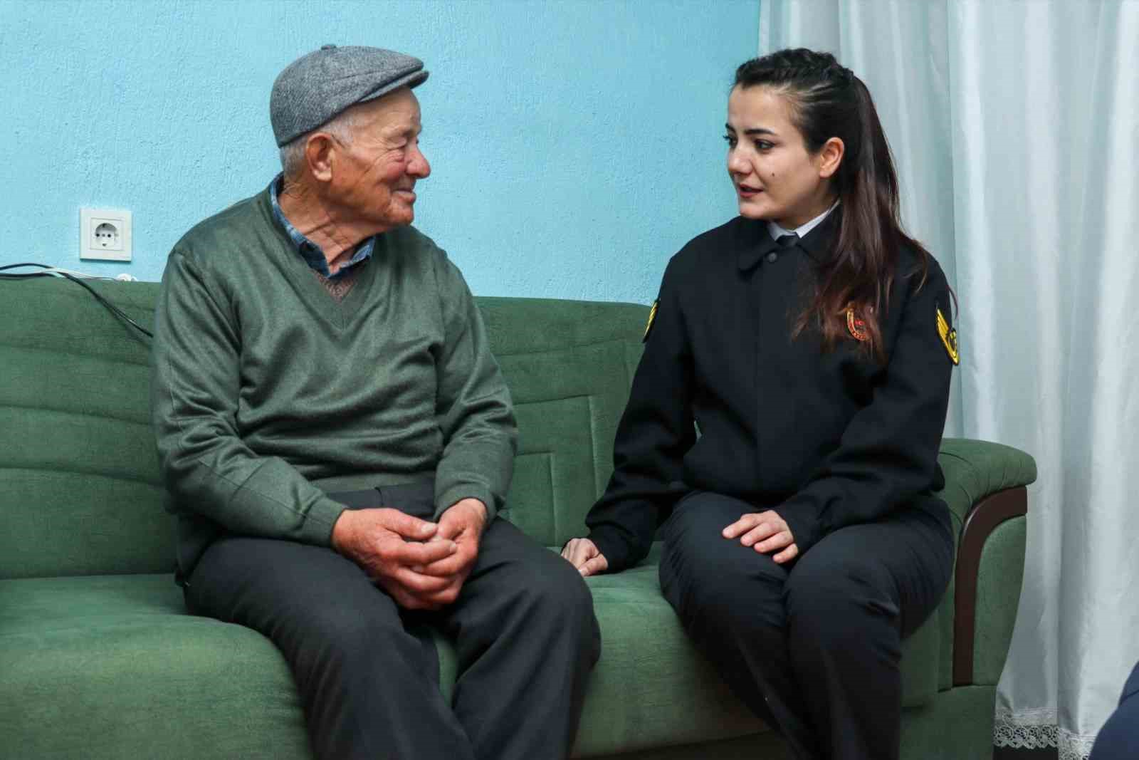 &Ouml;ğrencilere jandarma birimleri tanıtıldı
