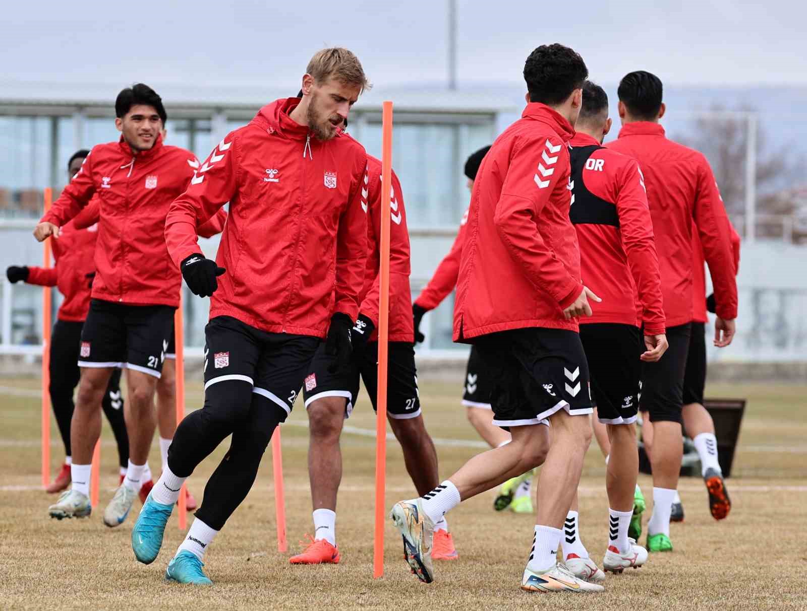 Sivasspor, Trabzonspor ma&ccedil;ı hazırlıklarını s&uuml;rd&uuml;rd&uuml;
