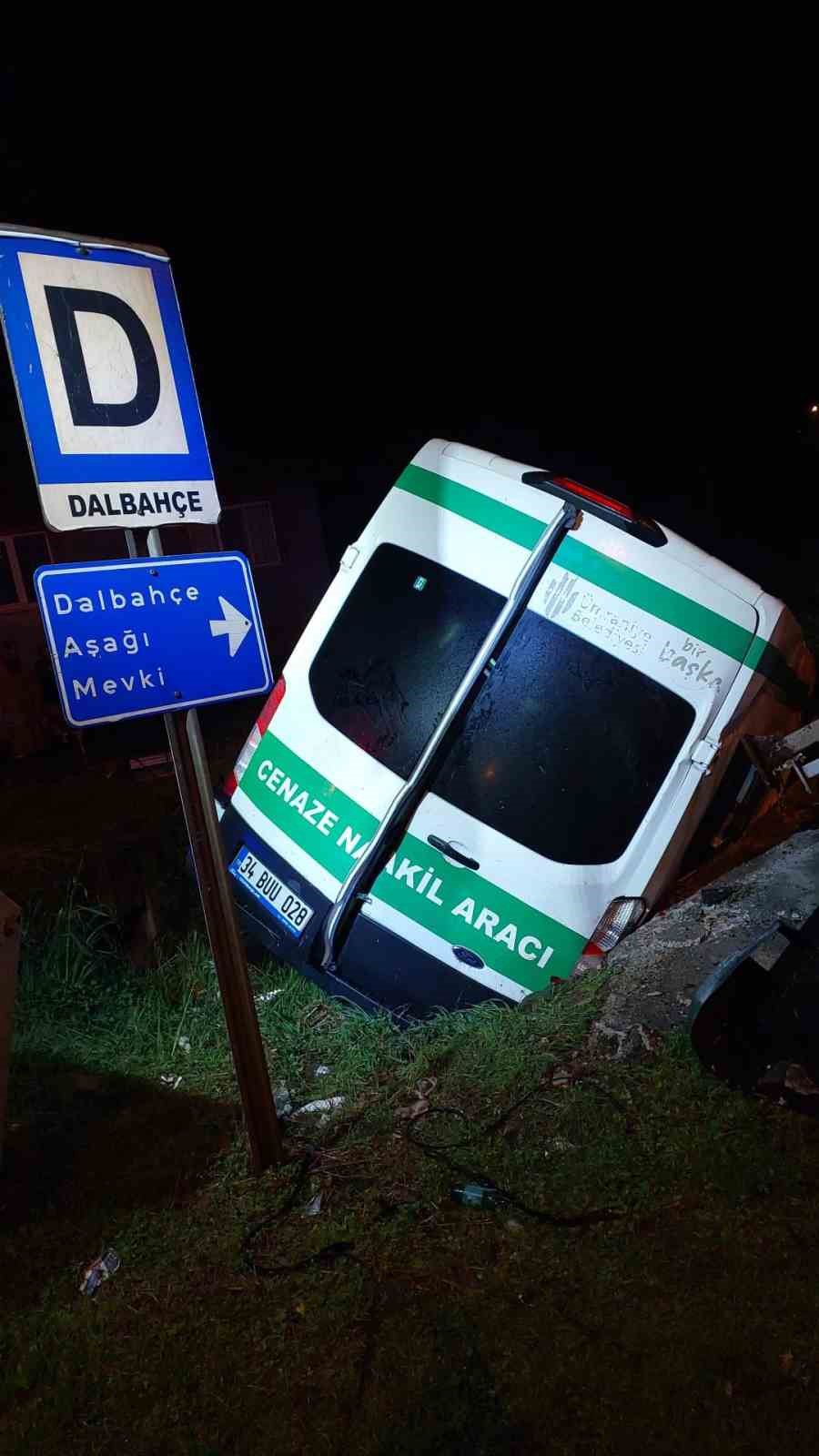 Samsun&rsquo;da cenaze aracı kaza yaptı: 10 yaralı
