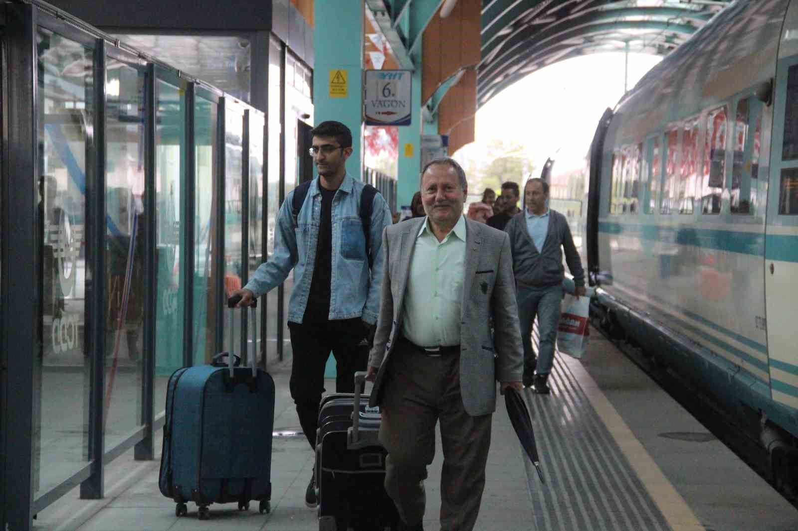 Y&uuml;ksek hızlı tren bilet fiyatlarında artış Sivaslıları &uuml;zd&uuml;
