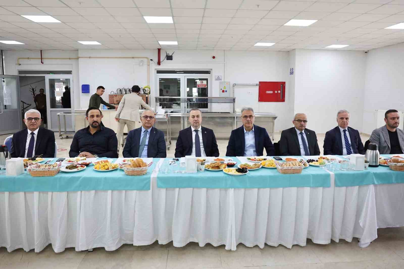 STSO Başkanı &Ouml;zdemir &ldquo;Her t&uuml;rl&uuml; katkıyı sağlamaya hazırız&rdquo;
