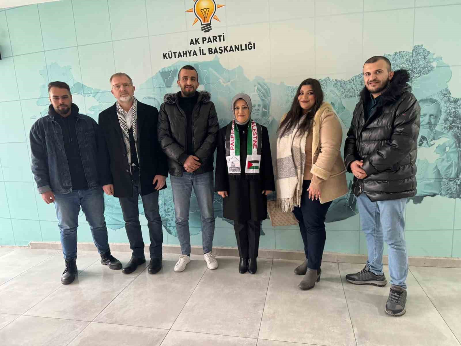 Filistinli &ouml;ğrencilerden Erenler&rsquo;e tebrik ziyareti
