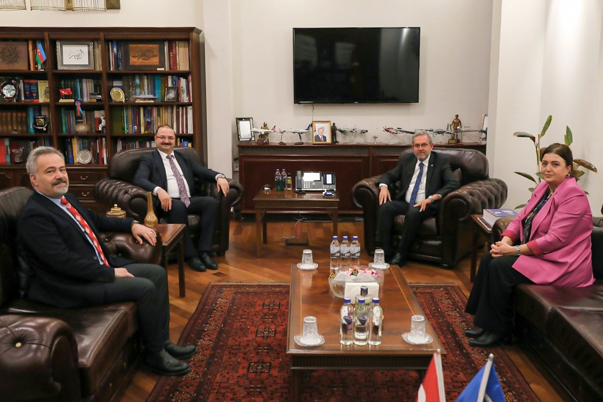 K&ouml;kl&uuml; iki &uuml;niversite arasında akademik iş birliği g&ouml;r&uuml;şmesi
