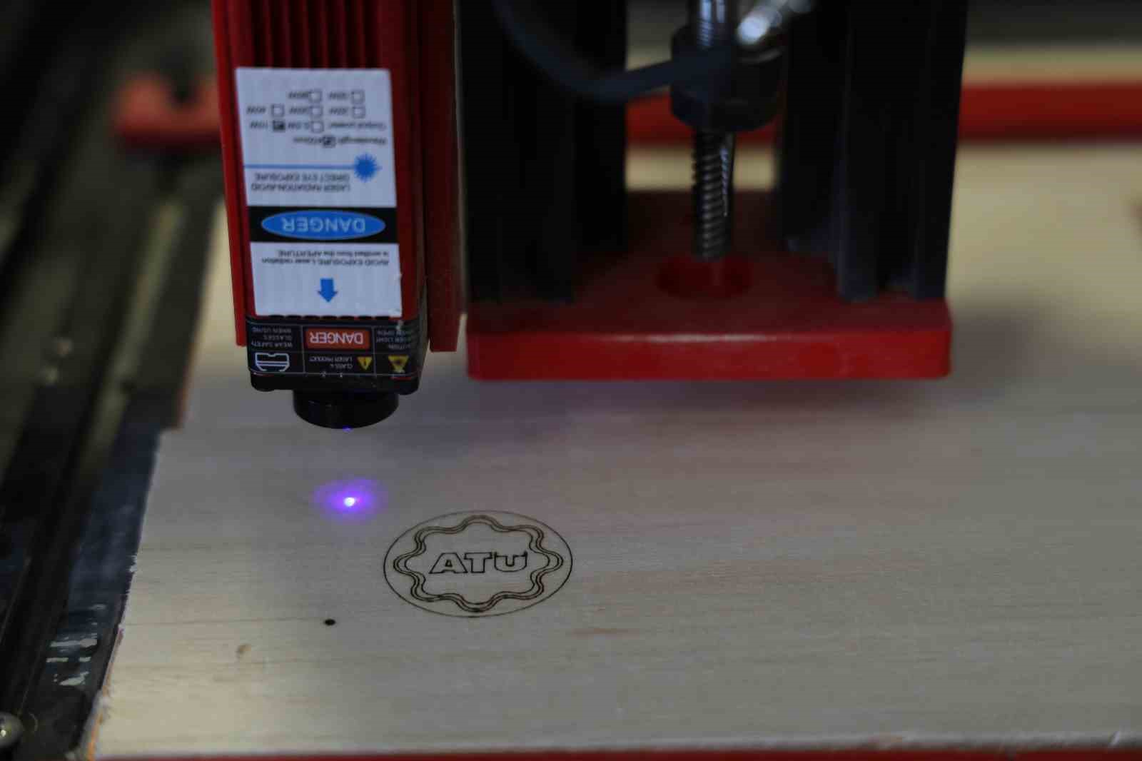 &Uuml;niversite &ouml;ğrencilerinden yerli CNC makinesi
