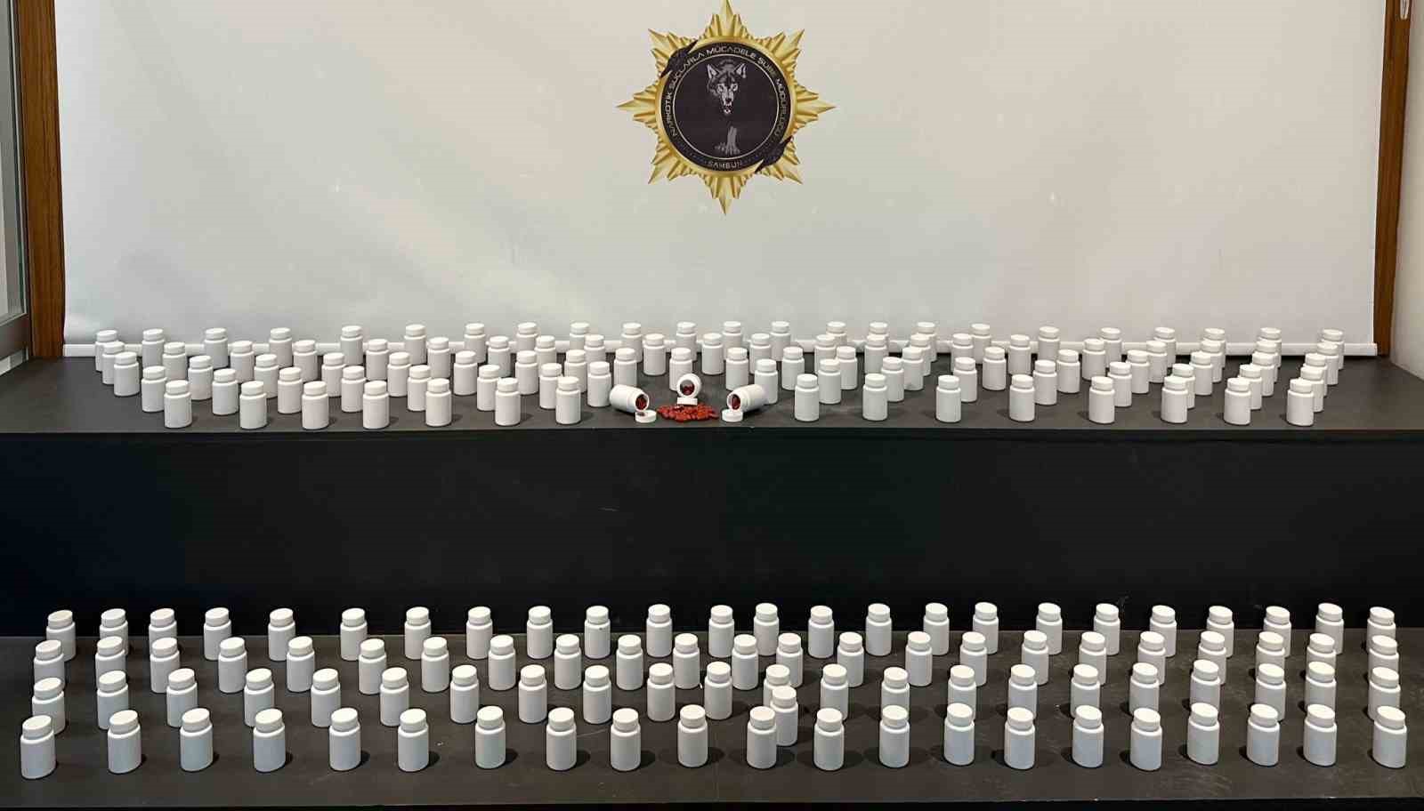 Samsun&rsquo;da 10 bin 230 sentetik ecza ele ge&ccedil;irildi: 2 g&ouml;zaltı
