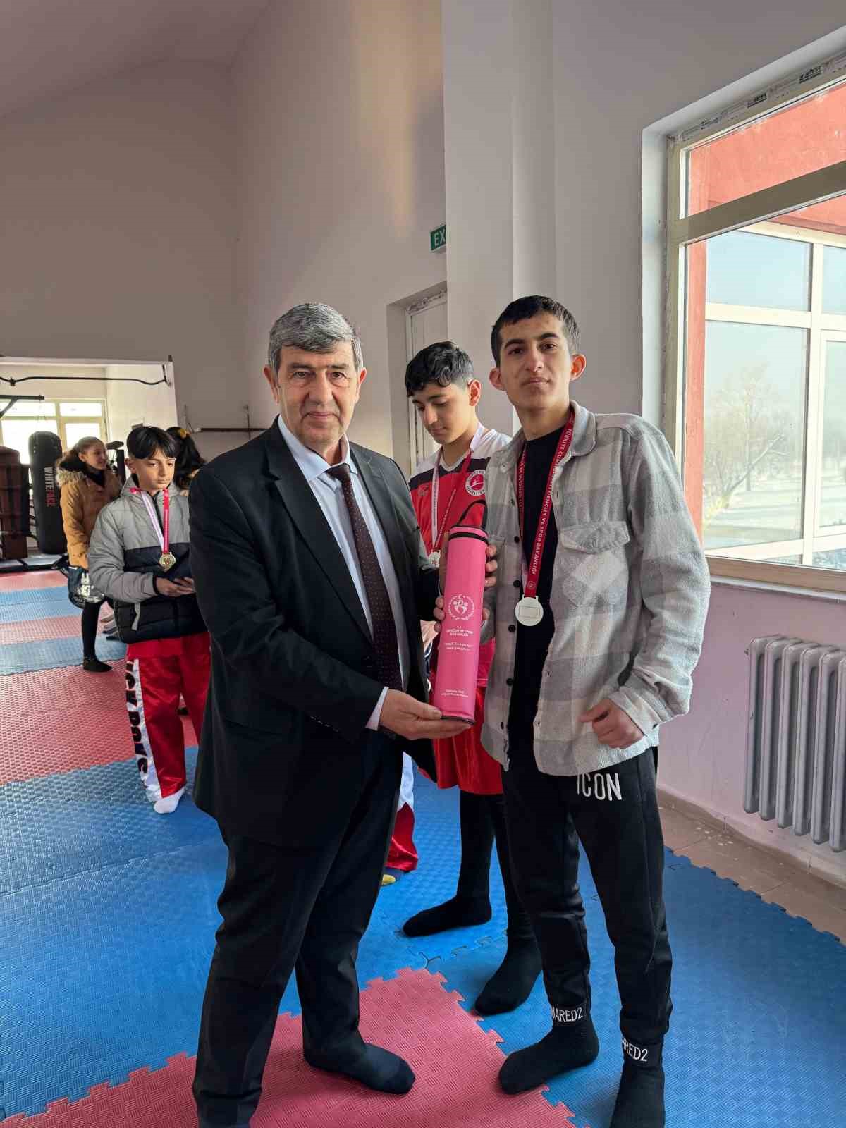 Kick Boksa Pasinler&rsquo;in damgası
