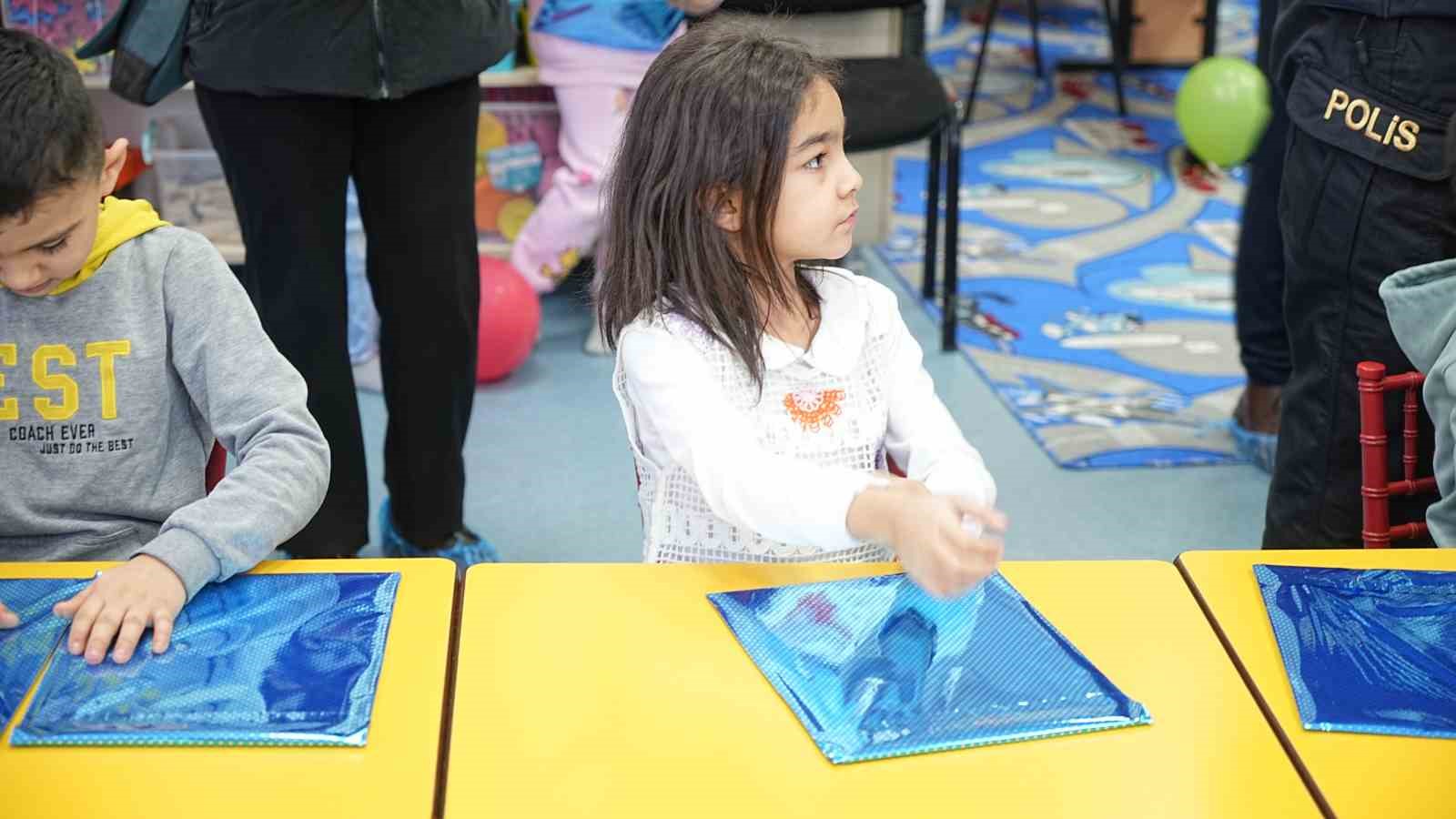 Burdur&rsquo;da 41 bin 77 &ouml;ğrenci karne sevinci yaşadı
