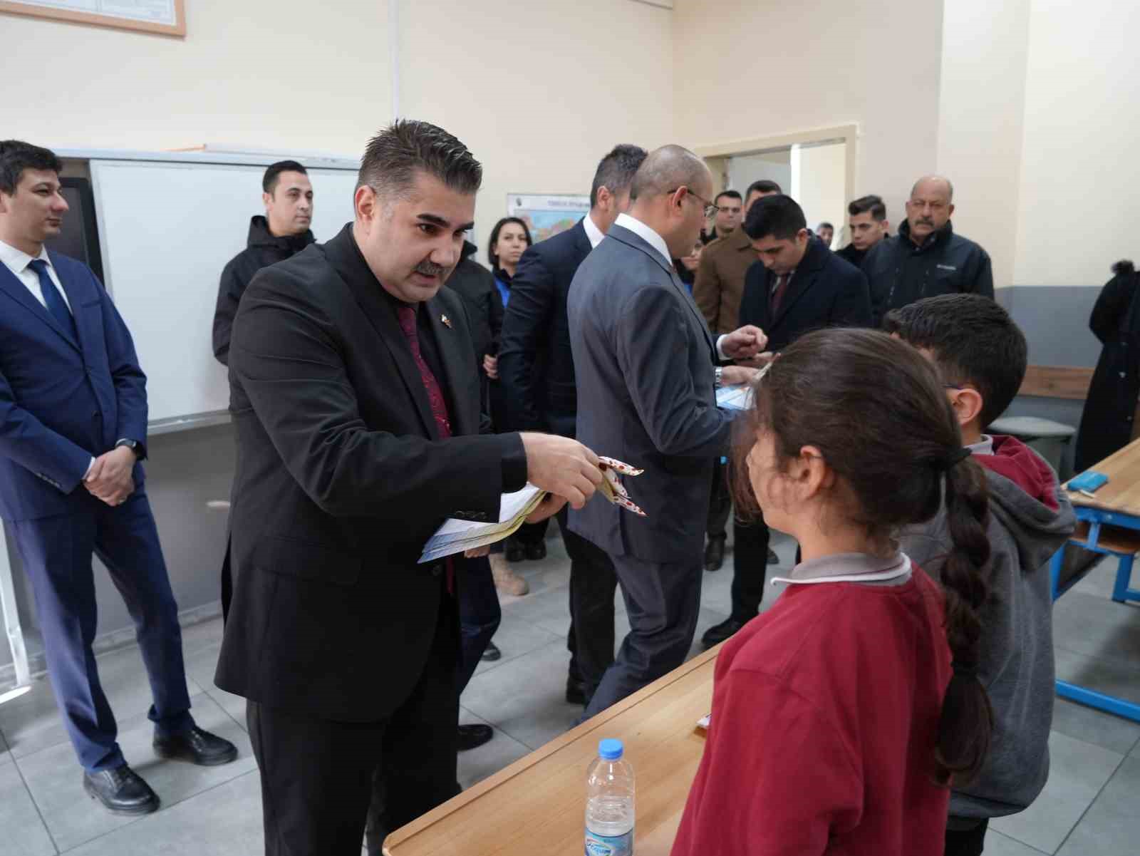 Iğdır’da 48 bin 735 öğrenci karne heyecanı yaşadı
