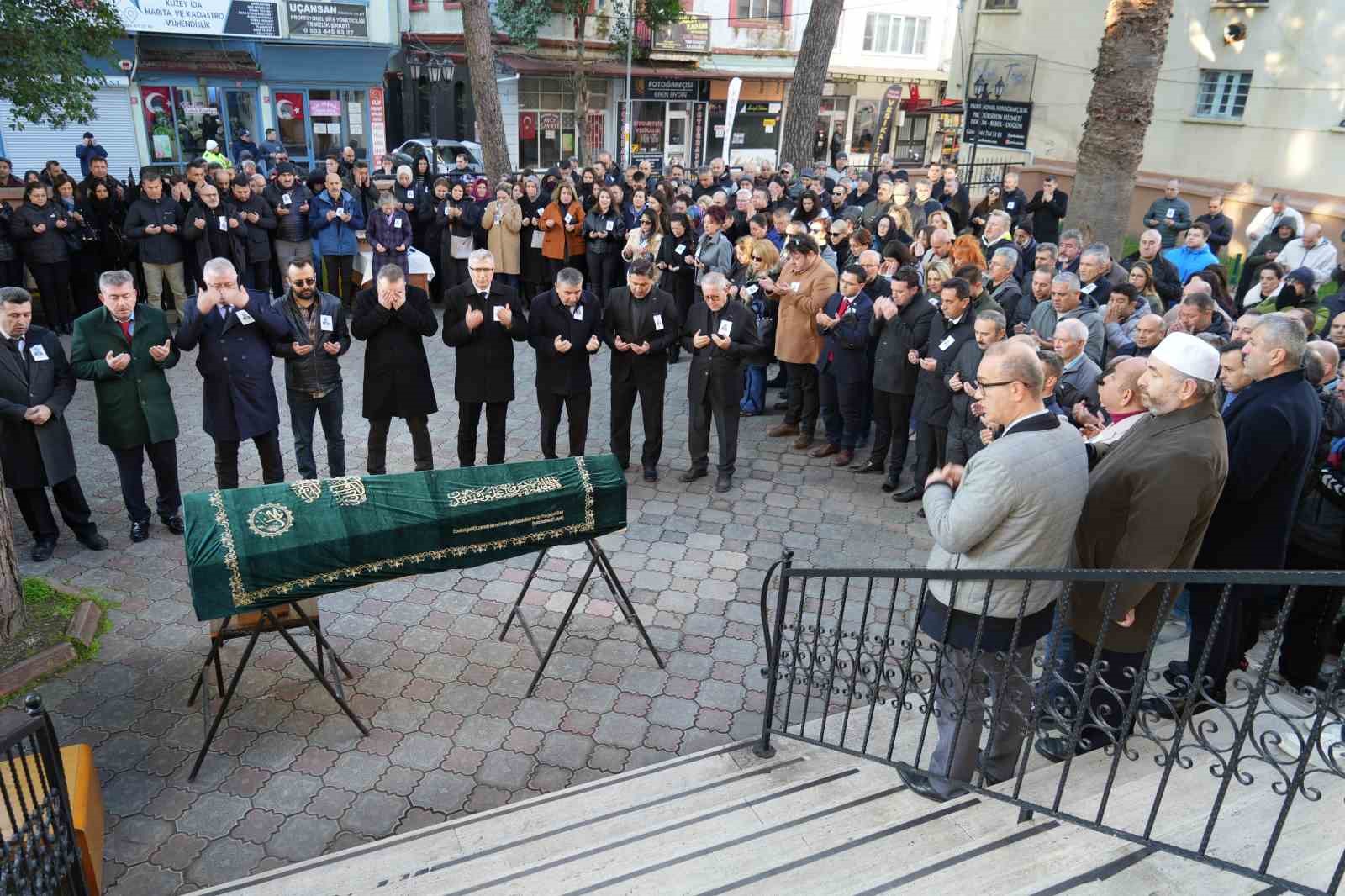 Öğrenciler ve eğitimciler Milli Eğitim Şube Müdüründen karne müjdesi beklerken ölüm haberini aldılar