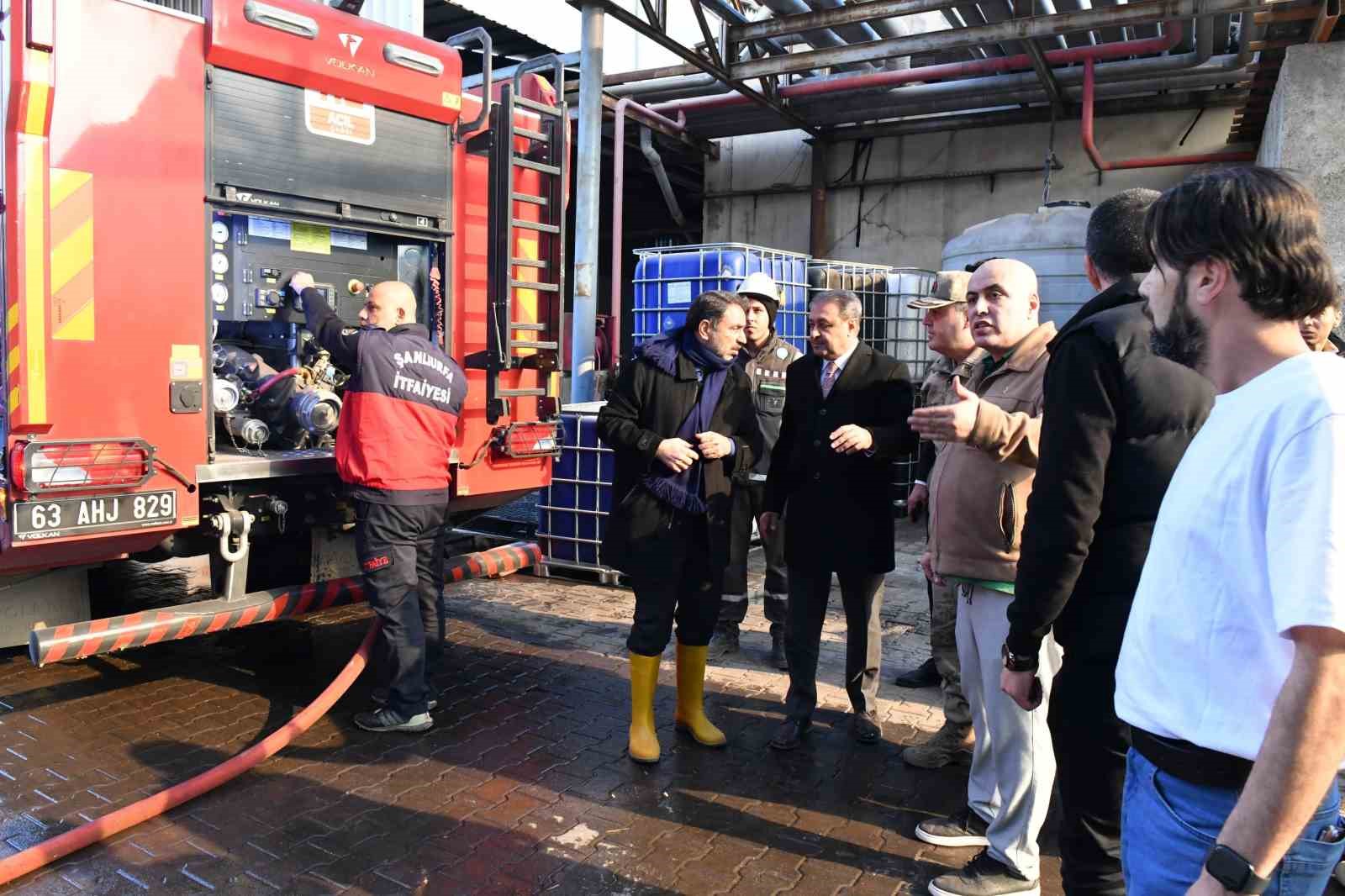 Tekstil fabrikasında çıkan yangın kontrol altına alındı 6 Tekstil fabrikasında çıkan yangın kontrol altına alındı