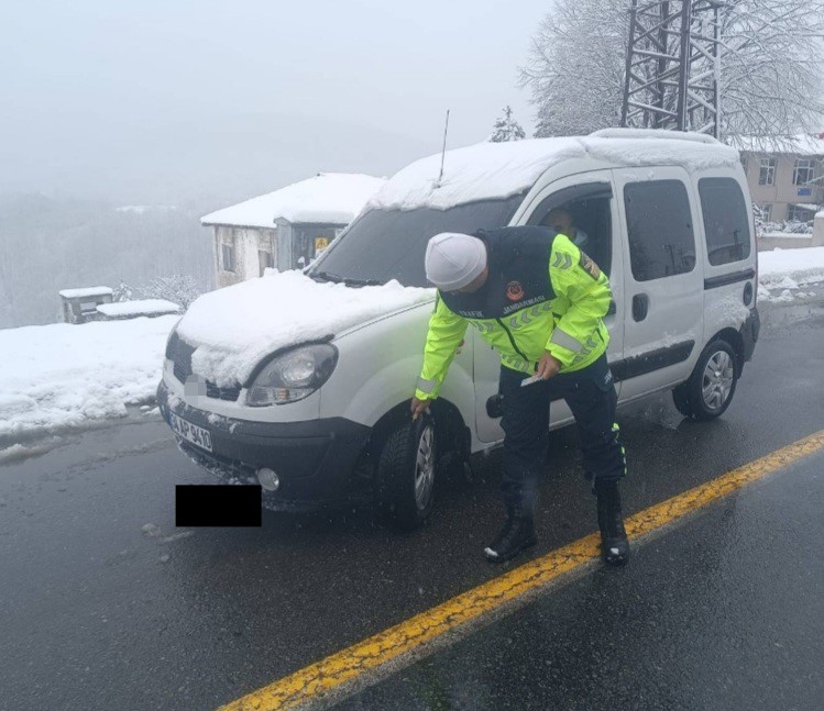 Kırklareli’nde trafik denetimi: 266 sürücüye işlem yapıldı