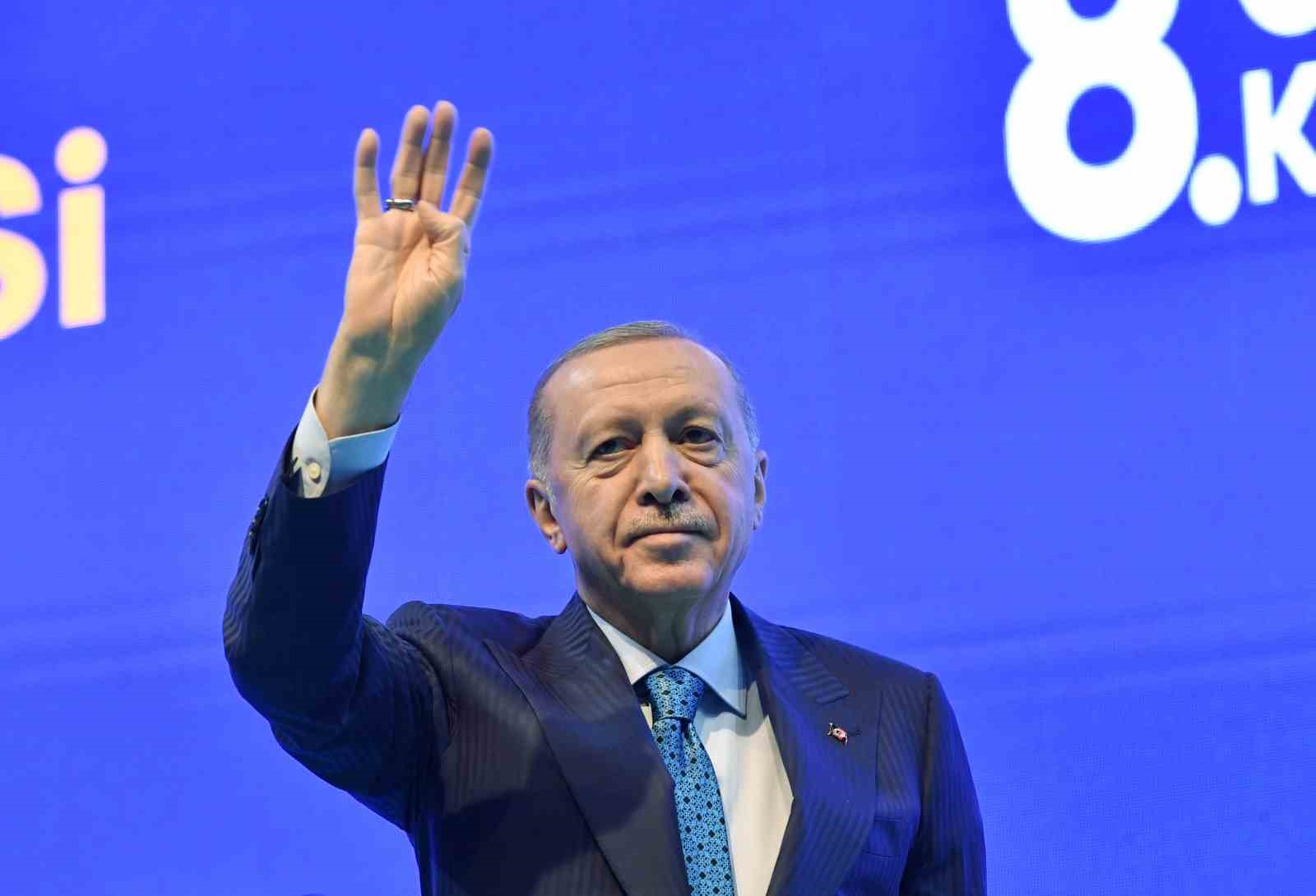 Cumhurbaşkanı Erdoğan: "Ya o silahlar gönüllü olarak bırakılacak ya da cebren bıraktırılacak”