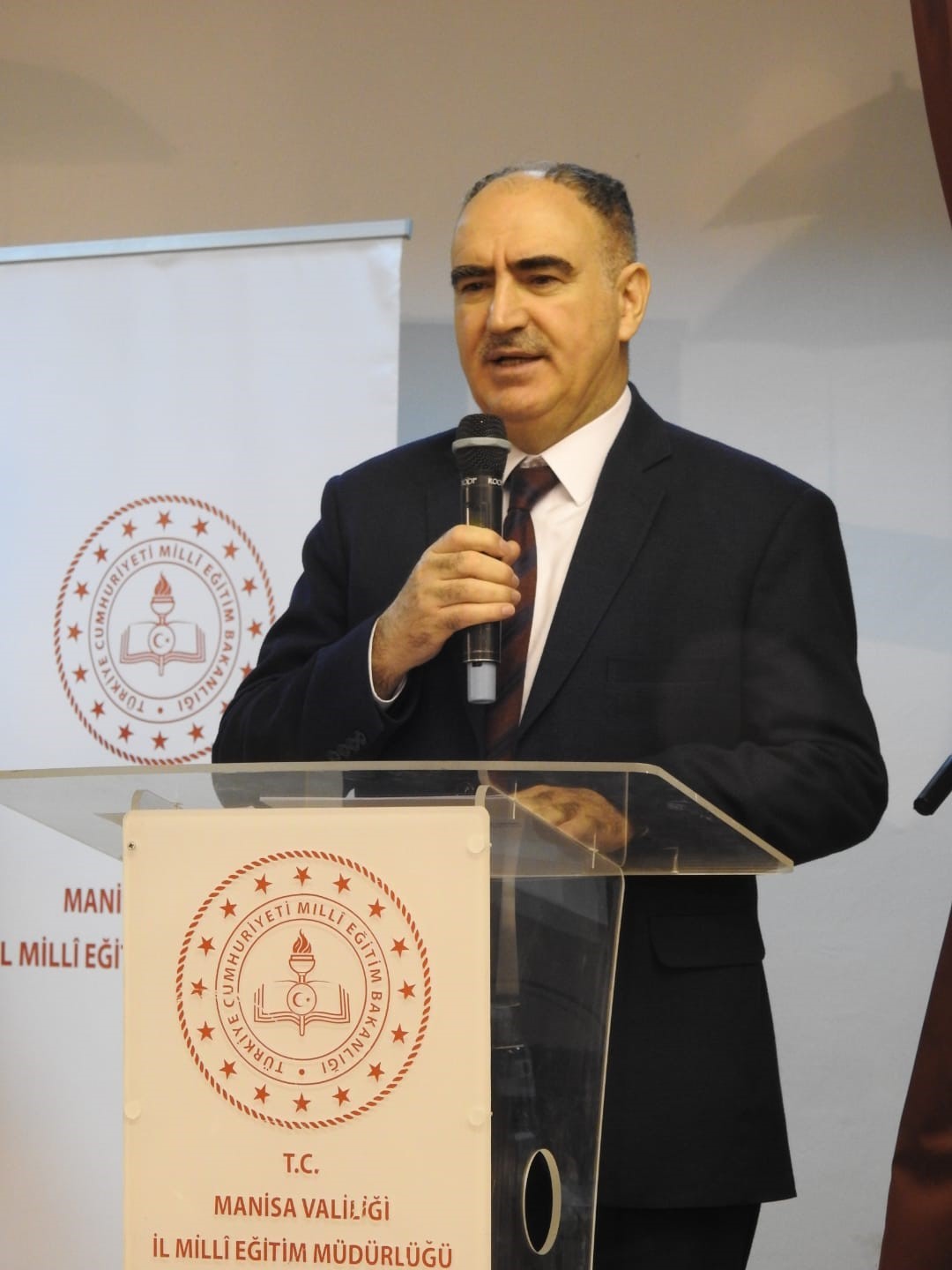 Birinci sınıflar karne yerine gelişim raporu aldı

