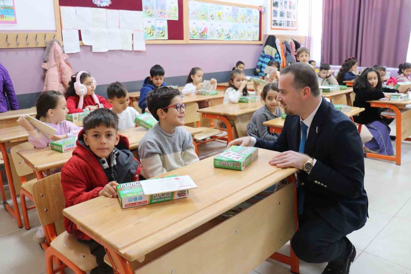 MAGİNDER&rsquo;den &ouml;ğrencilere karne hediyesi
