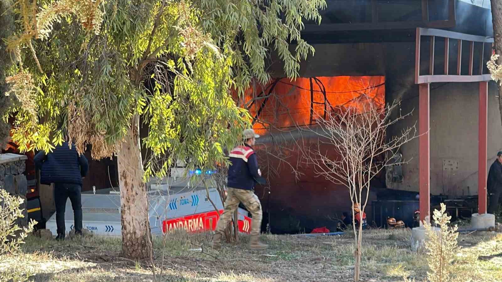 Şanlıurfa’da tekstil fabrikasında yangın