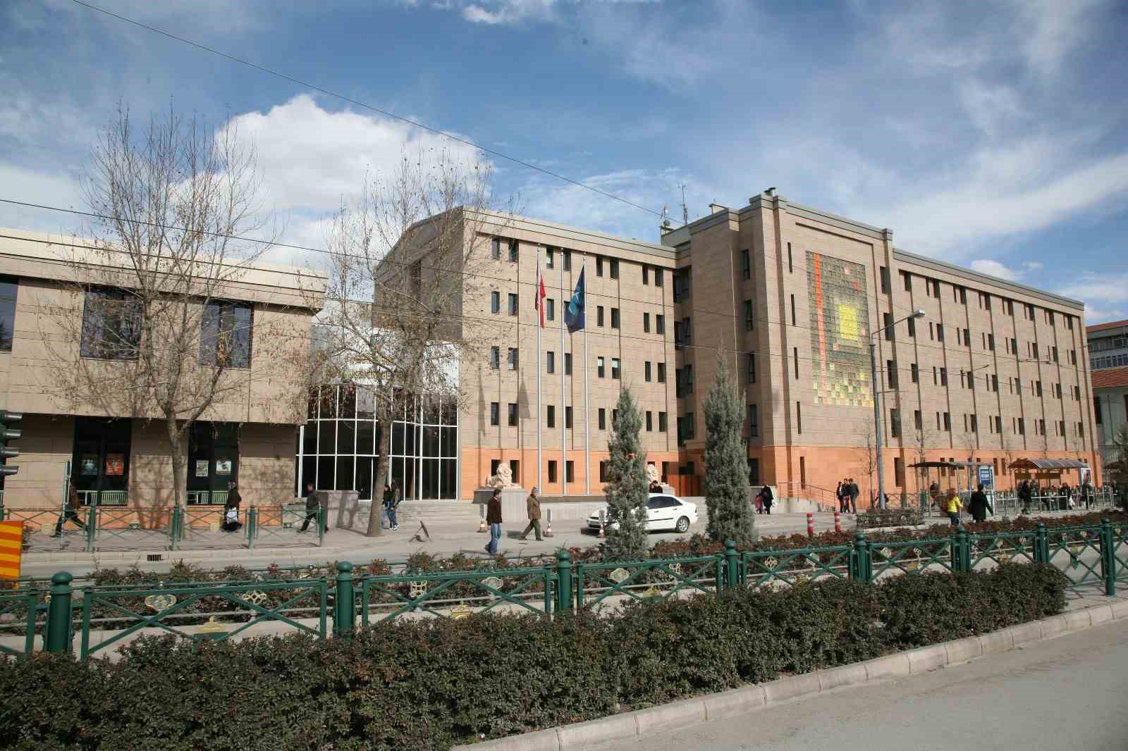 Bu caddelere araç park eden sürücüler dikkat
