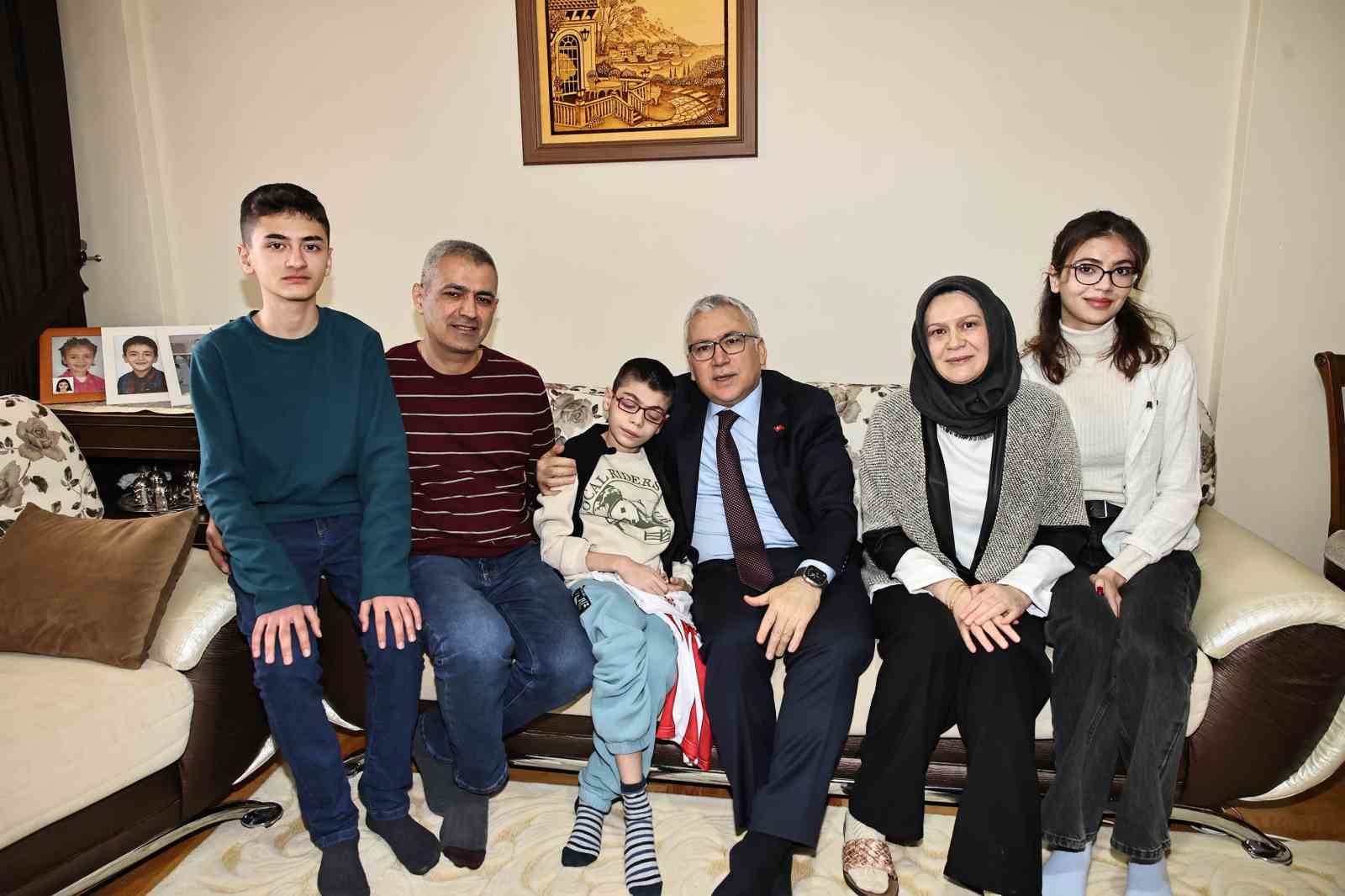 Sivas&rsquo;ta 108 bin 981 &ouml;ğrenci karne ve gelişim raporlarını aldı
