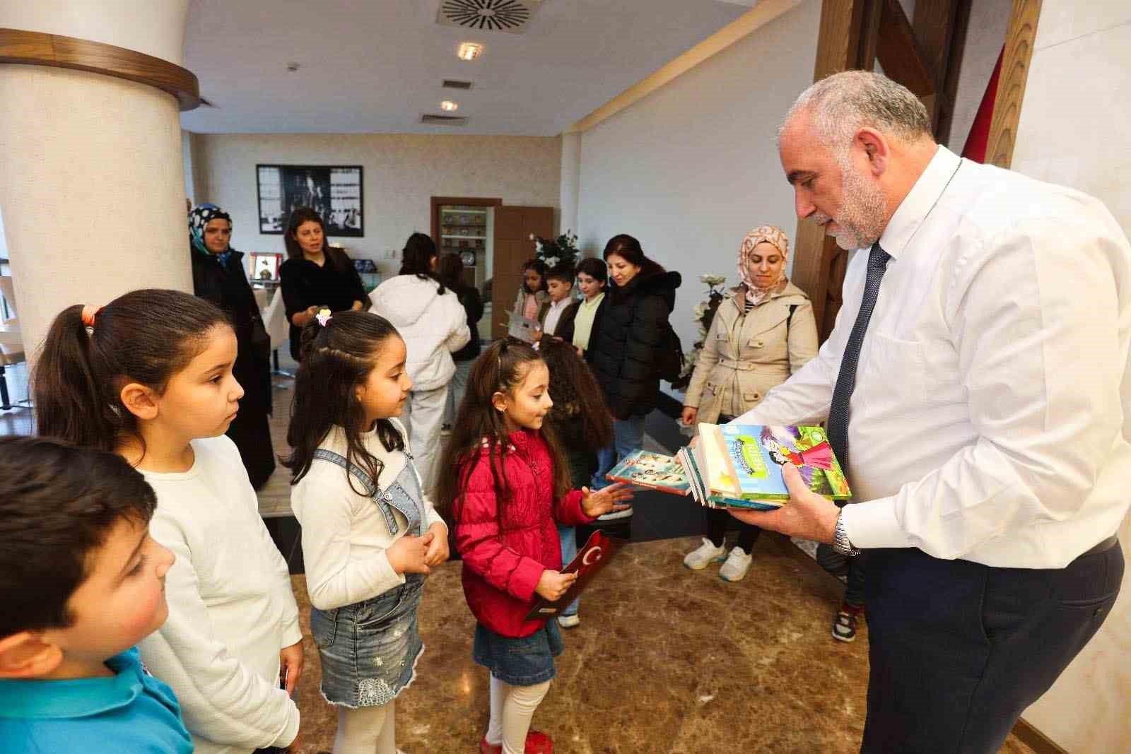 Başkan Sandıkçı: "Her daim çocuklarımızın ve gençlerimizin yanında olmaya devam edeceğiz"