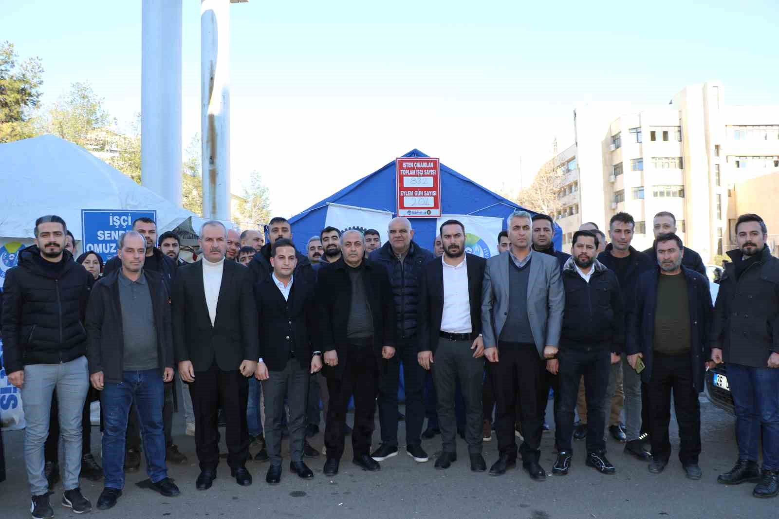 Hak-İş, DEM Partili belediyeler tarafından işten &ccedil;ıkarılan iş&ccedil;ilerle bir araya geldi
