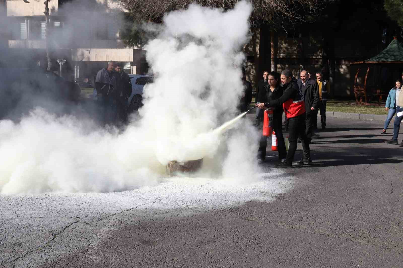 Belediye personellerine acil durum ve ilk yardım eğitimi