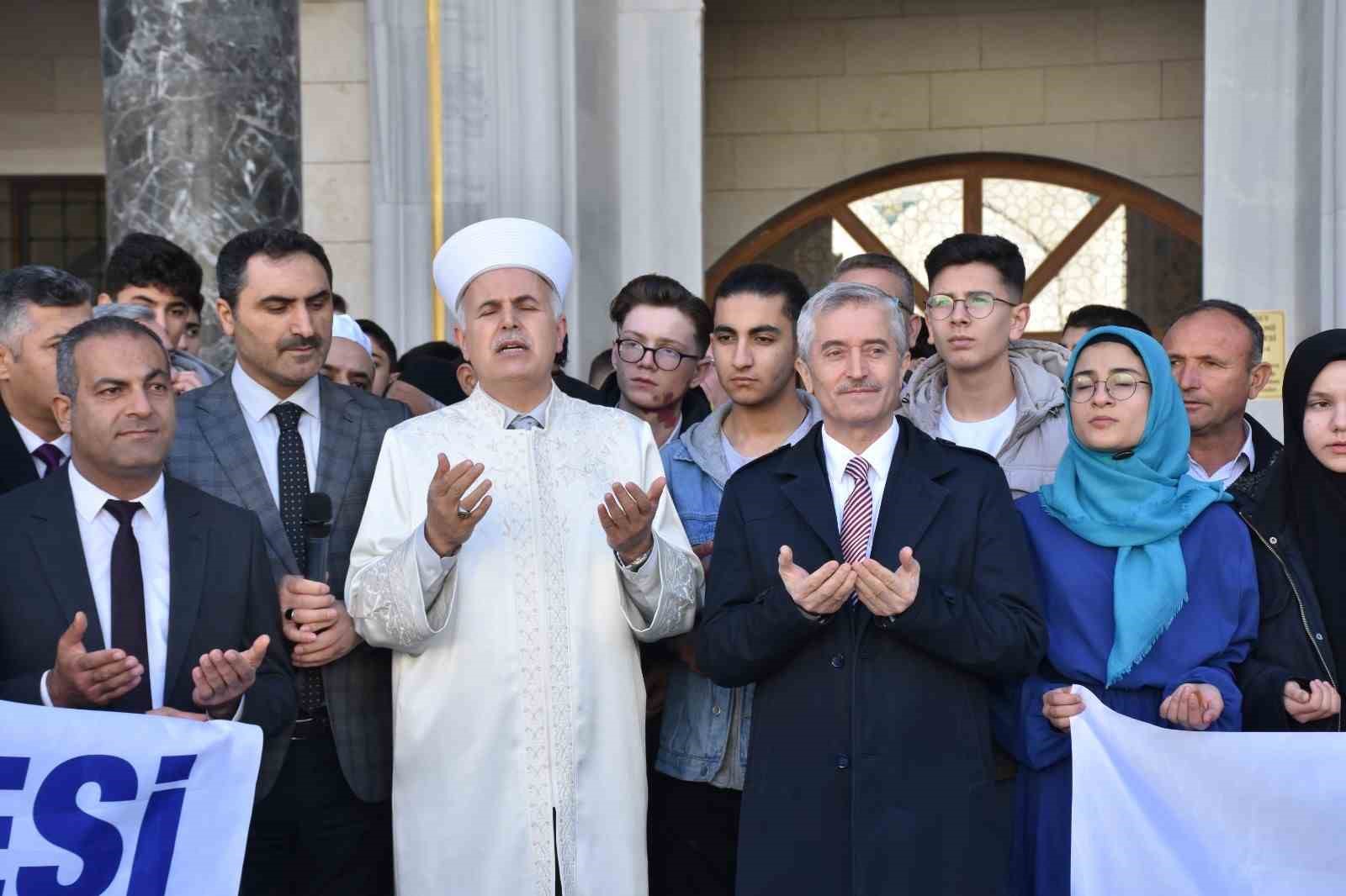 Şahinbey&rsquo;de 177 &ouml;ğrenci Umre&rsquo;ye yolcu edildi
