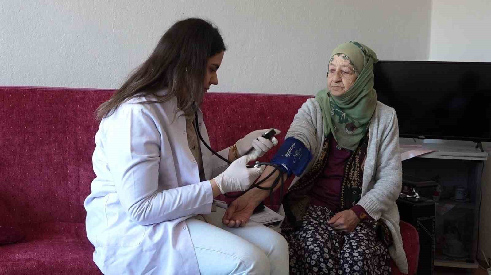 Malatya&rsquo;da ihtiya&ccedil; sahibi vatandaşlara evde temizlik hizmeti sunuluyor
