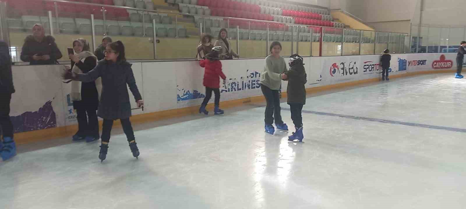 Erzurum GSİM&rsquo;den karne hediyesi
