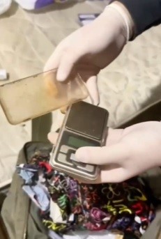 İzmir&rsquo;de iki ayrı uyuşturucu operasyonu: 2 tutuklama
