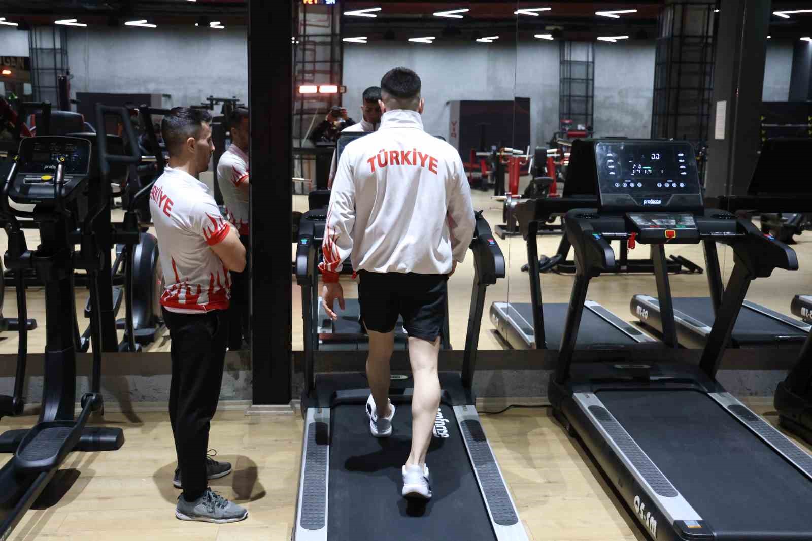 Elazığ’ın yenilgisiz sporcusu, gözünü Türkiye şampiyonasına çevirdi
