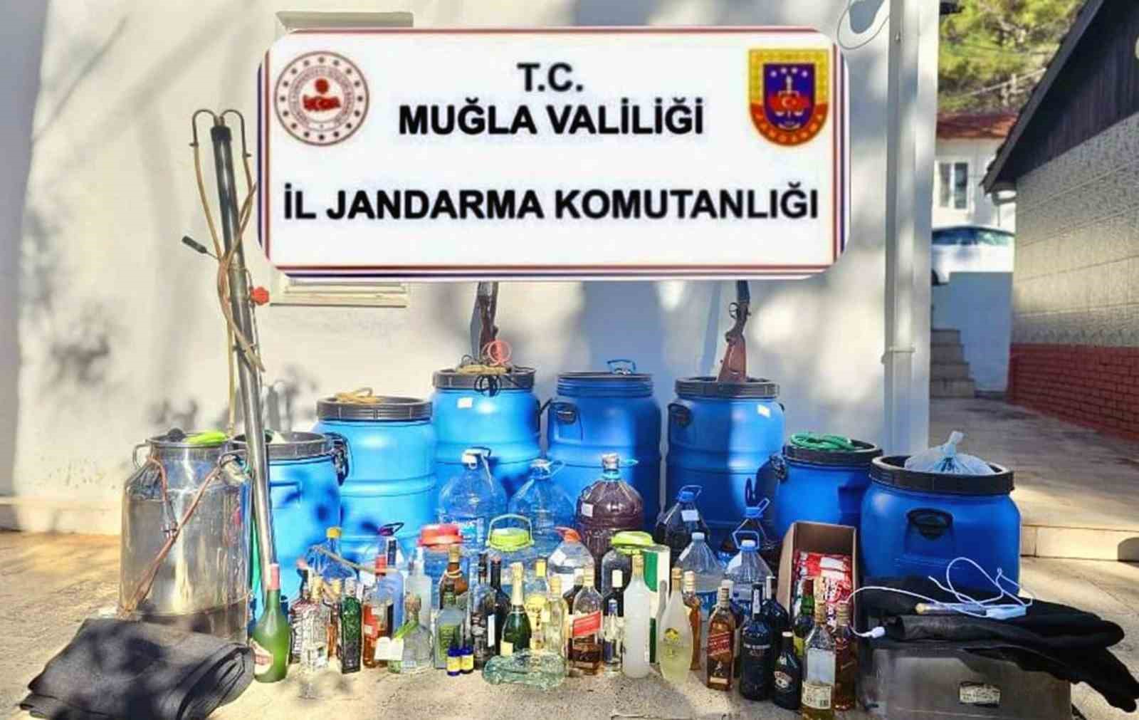 Marmaris’te 400 litre kaçak rakı ele geçirildi
