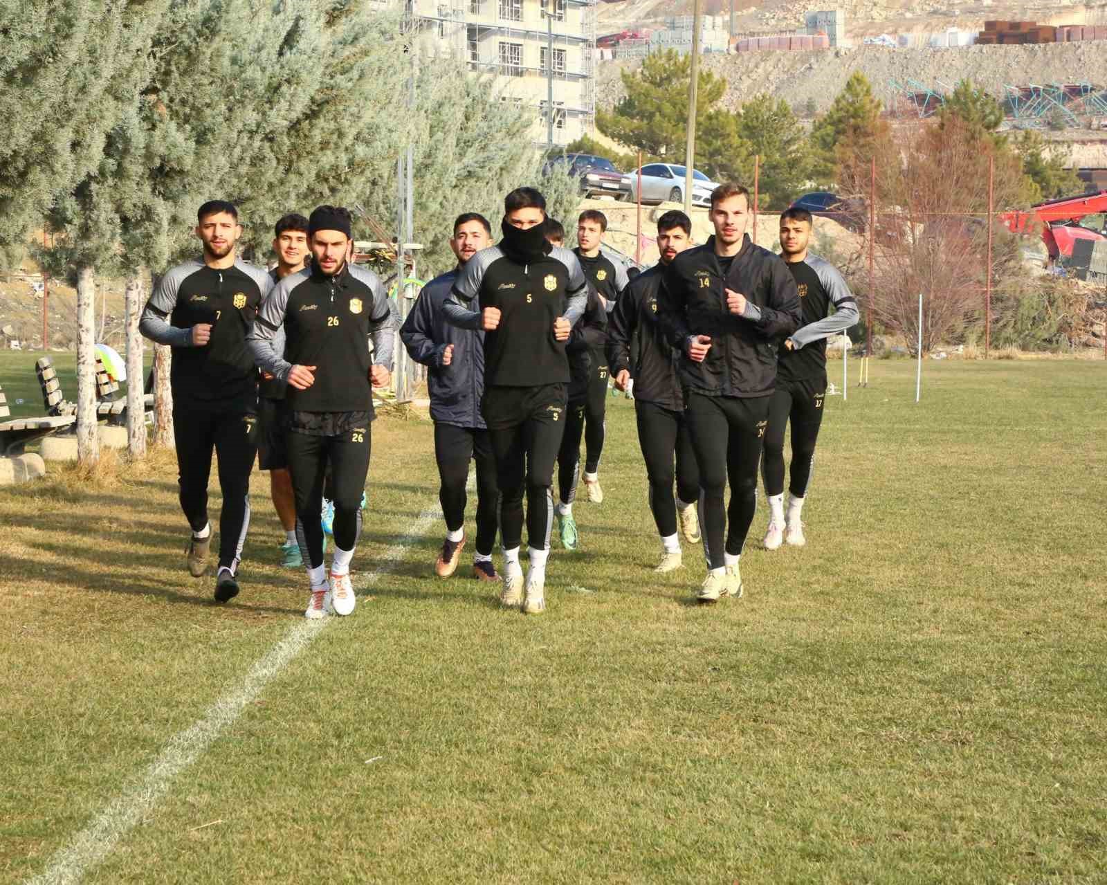 Yeni Malatyaspor’da yaprak dökümü sürüyor