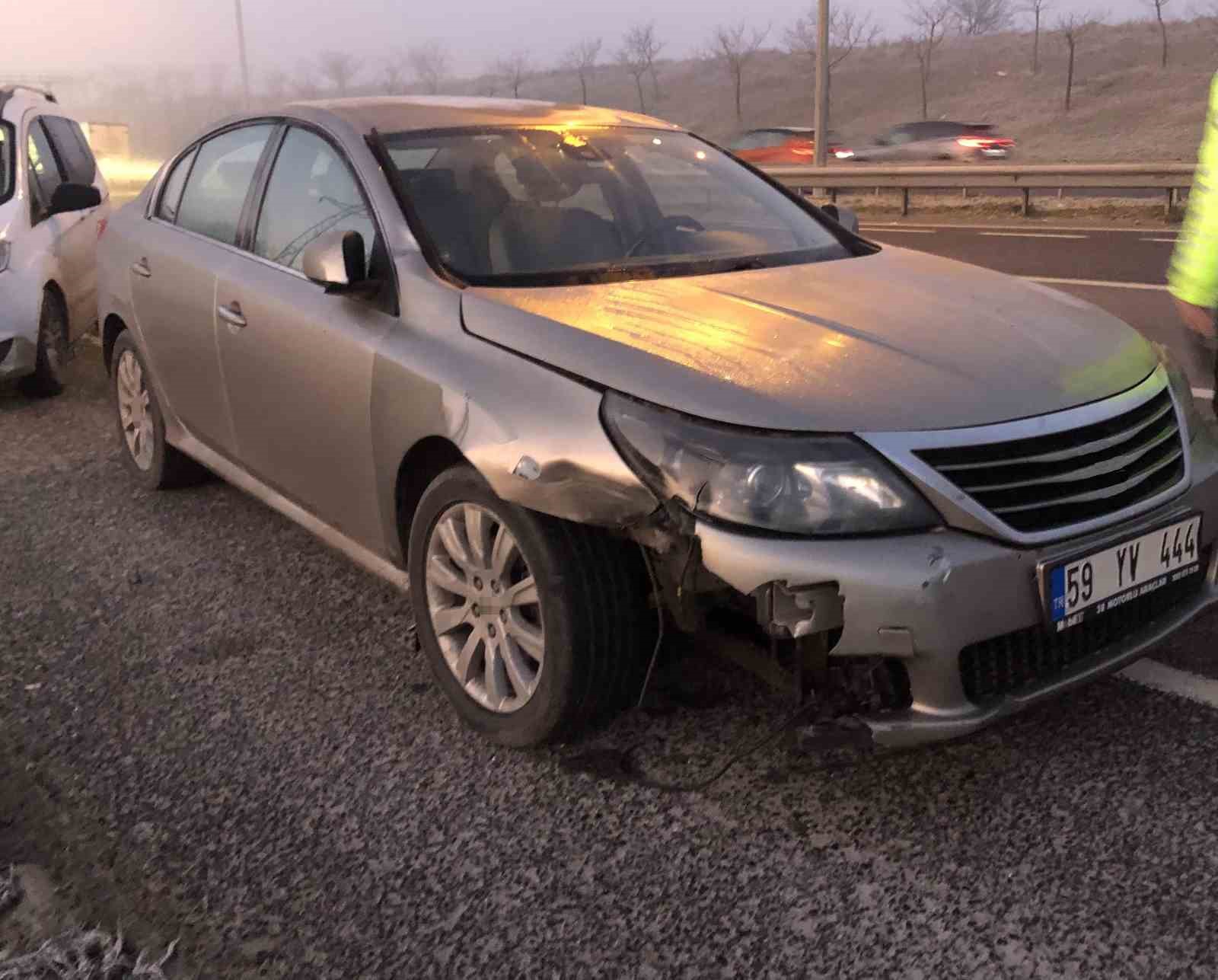 Otomobille çarpışan motosikletli ağır yaralandı
