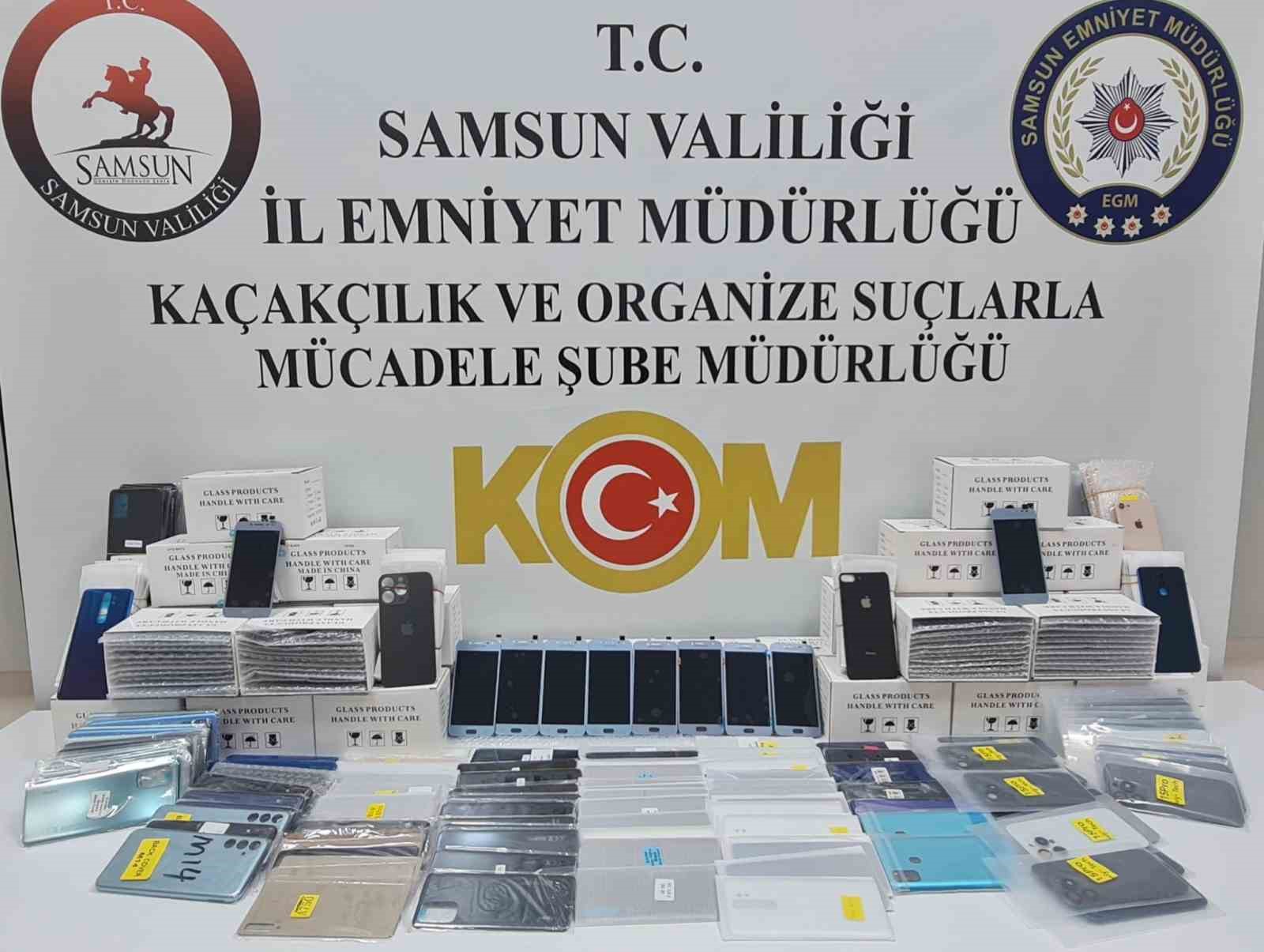 Samsun’da 572 gümrük kaçağı telefon parçası ele geçirildi