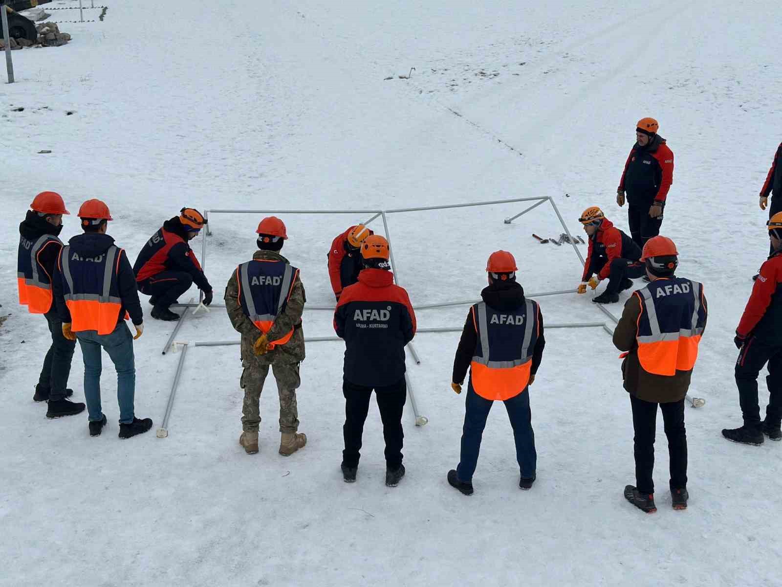 Ağrı’da “Çadır Kurma Eğitimi” verildi