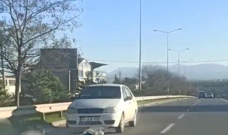 Trafikte tersine hareketler: Bu kez geri geri gitti