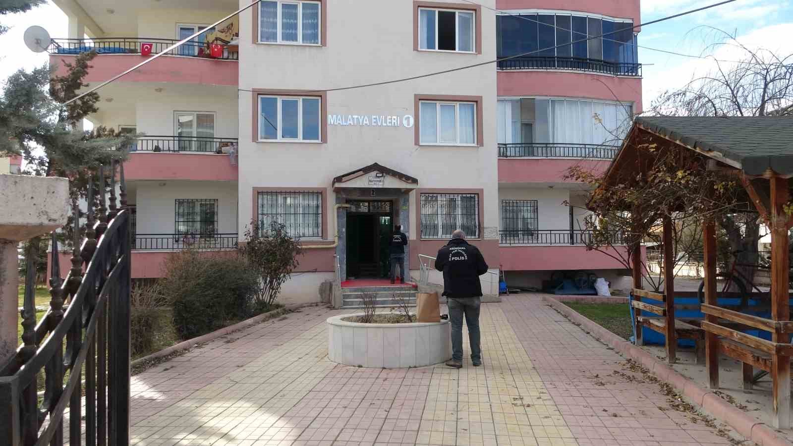 Malatya’da evinde kanlar içerisinde bulunan şahıs kurtarılamadı