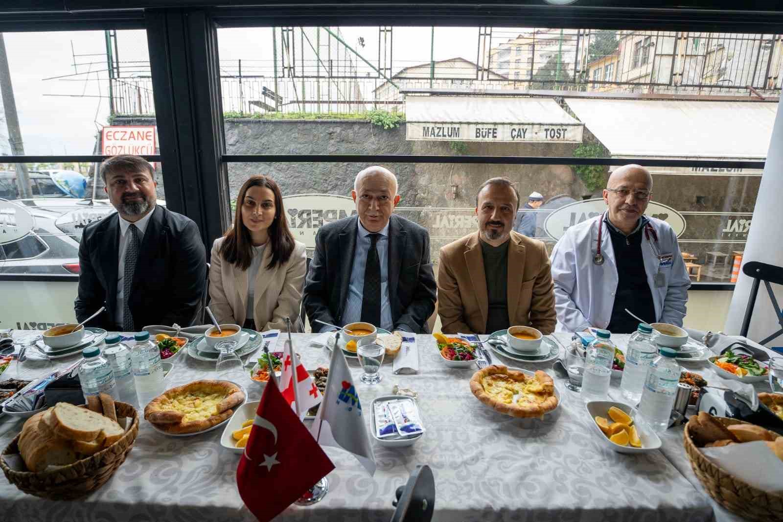 G&uuml;rcistan sağlık sekt&ouml;r&uuml; temsilcilerinden &Ouml;zel İmperial Hastanesi&rsquo;ne ziyaret
