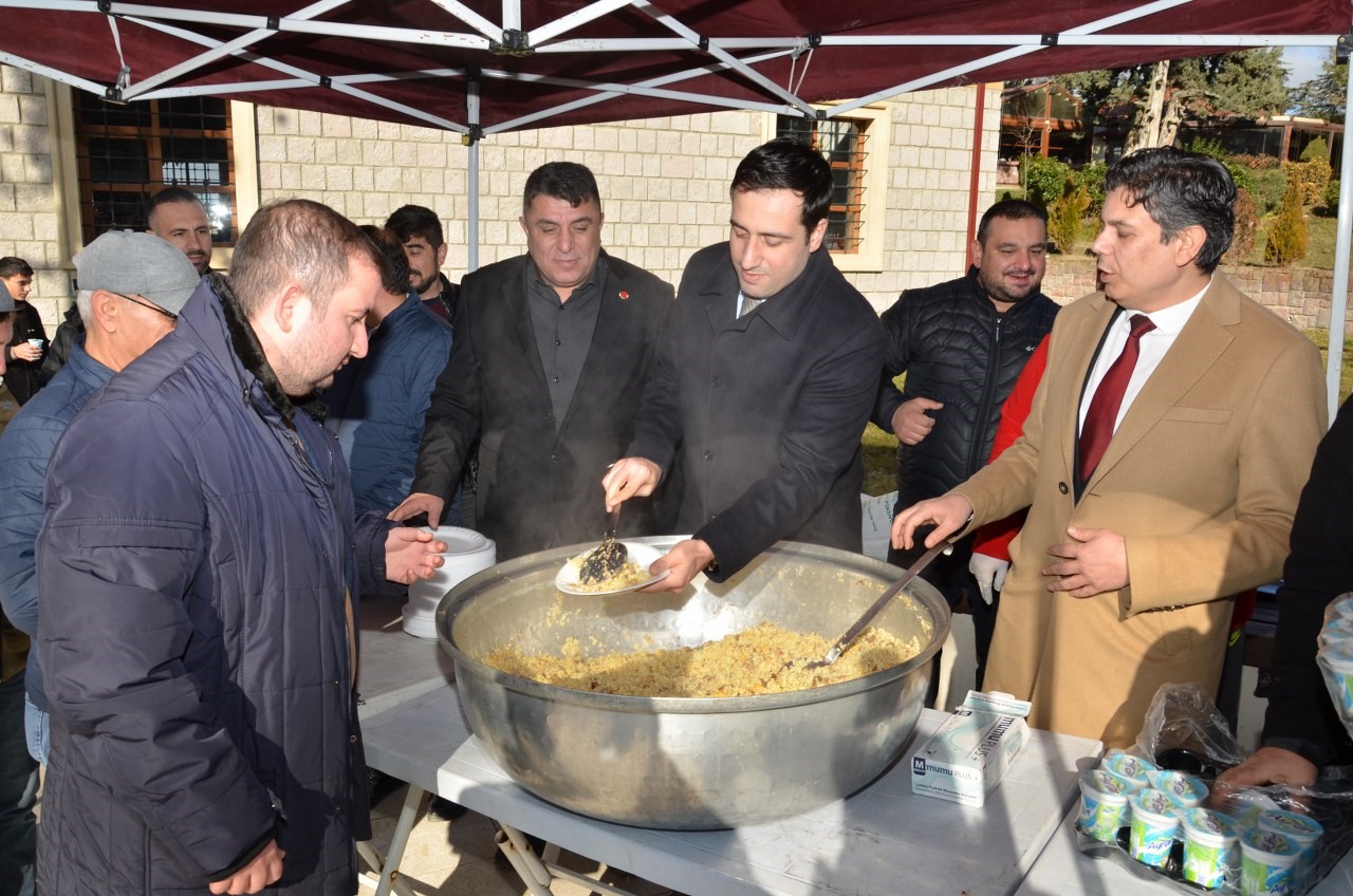 Şifalı Pilav turistlerden b&uuml;y&uuml;k ilgi g&ouml;rd&uuml;
