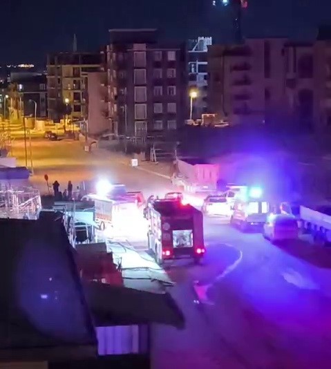 İş yerinde &ccedil;ıkan yangın korkuttu
