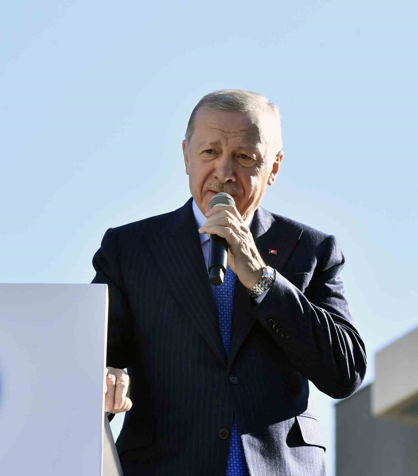 Cumhurbaşkanı Erdoğan: “Bunlar kırmızı karttan kurtulamadı”
