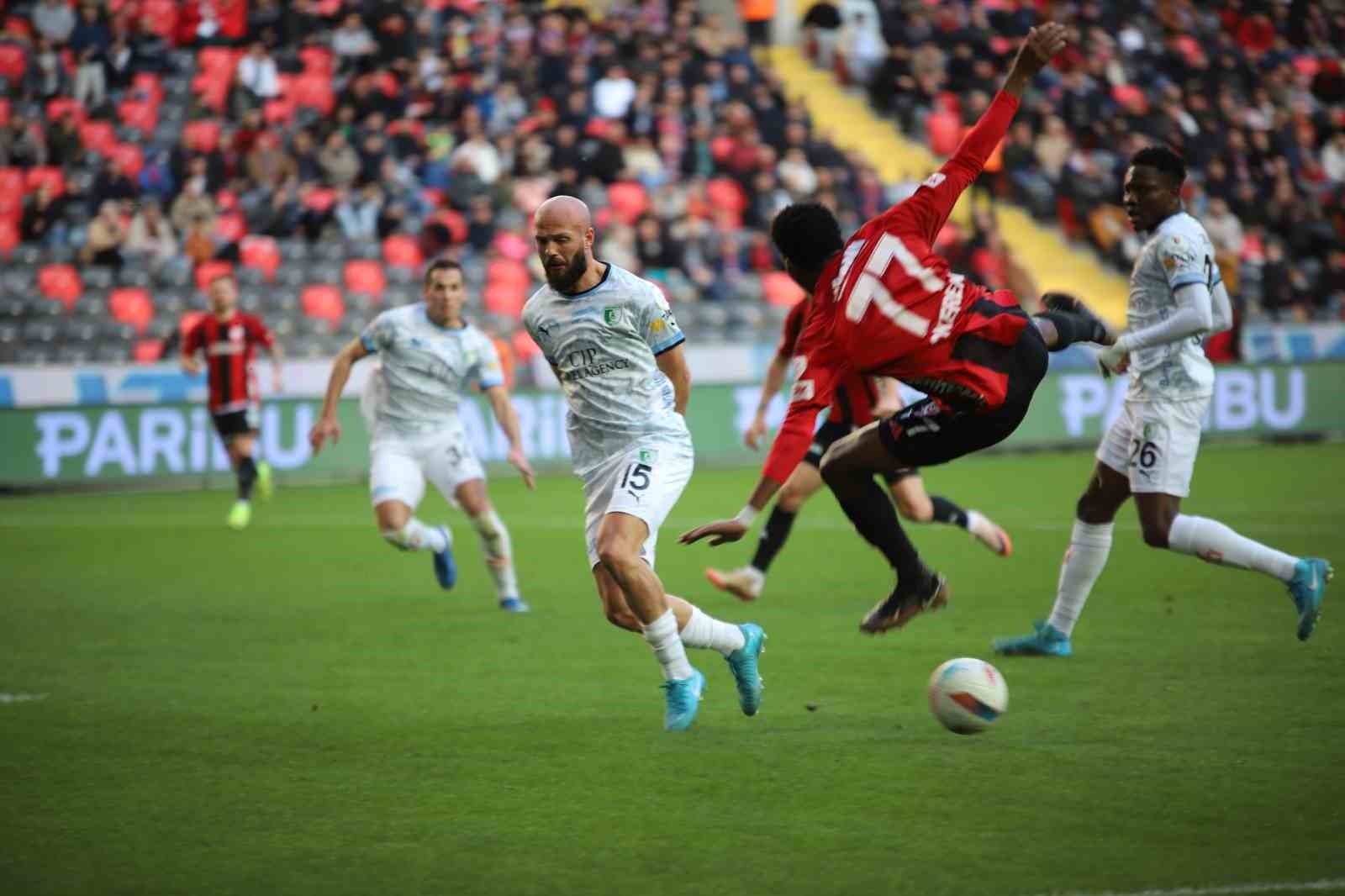 Trendyol Süper Lig: Gaziantep FK: 0 - Bodrum FK: 0  (İlk yarı)
