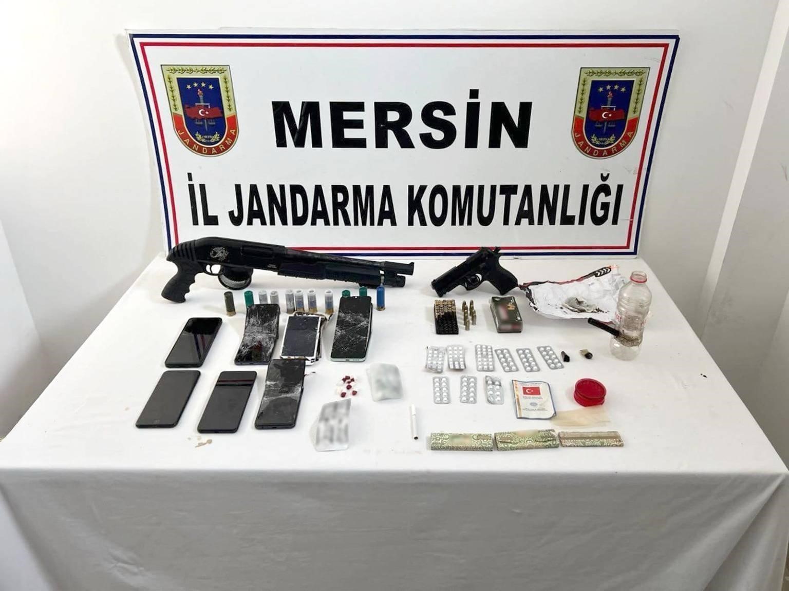 Mersin’in ilçelerinde 10 uyuşturucu taciri yakalandı