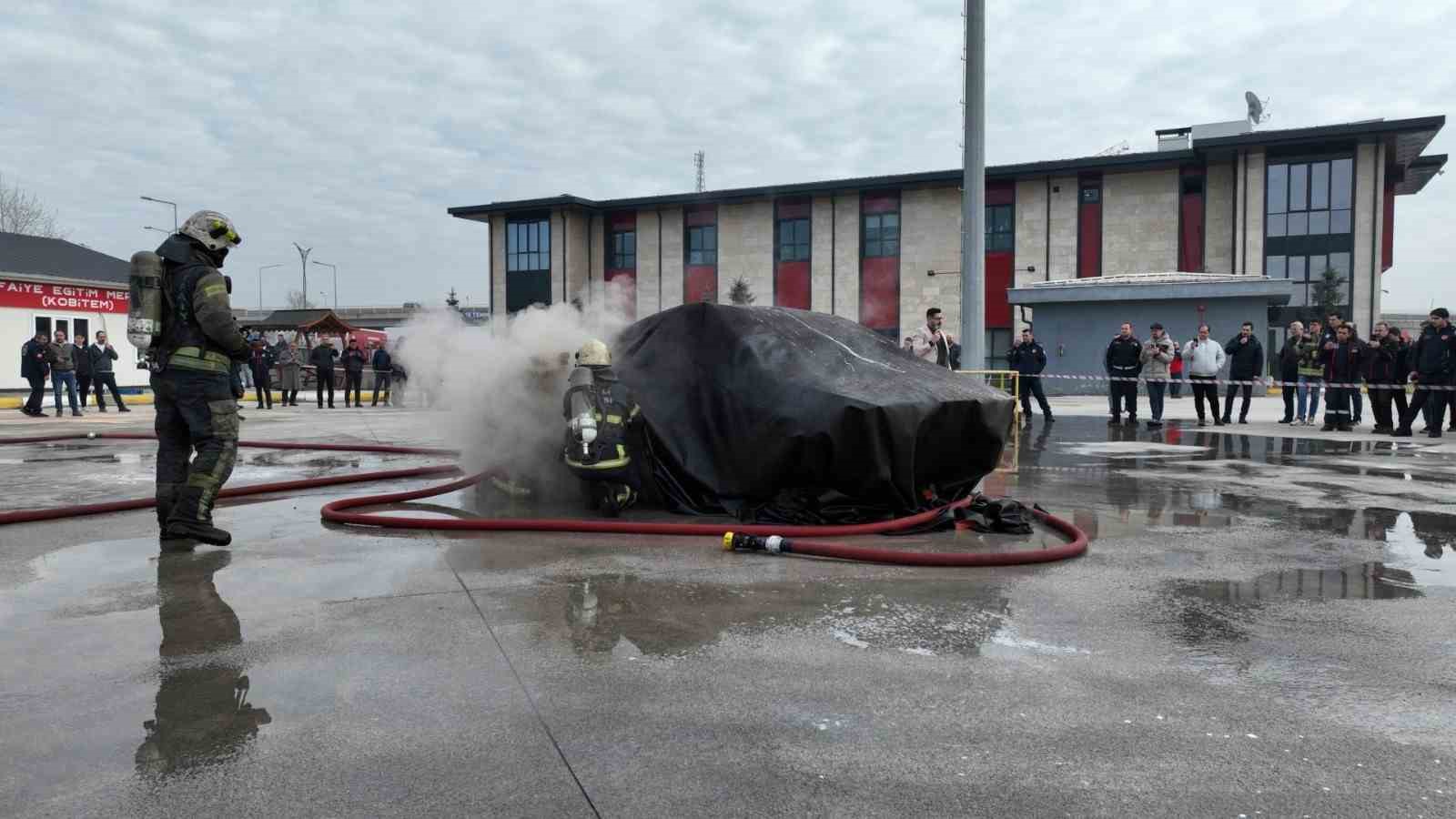 İtfaiyecilere Kocaeli’de önemli eğitim
